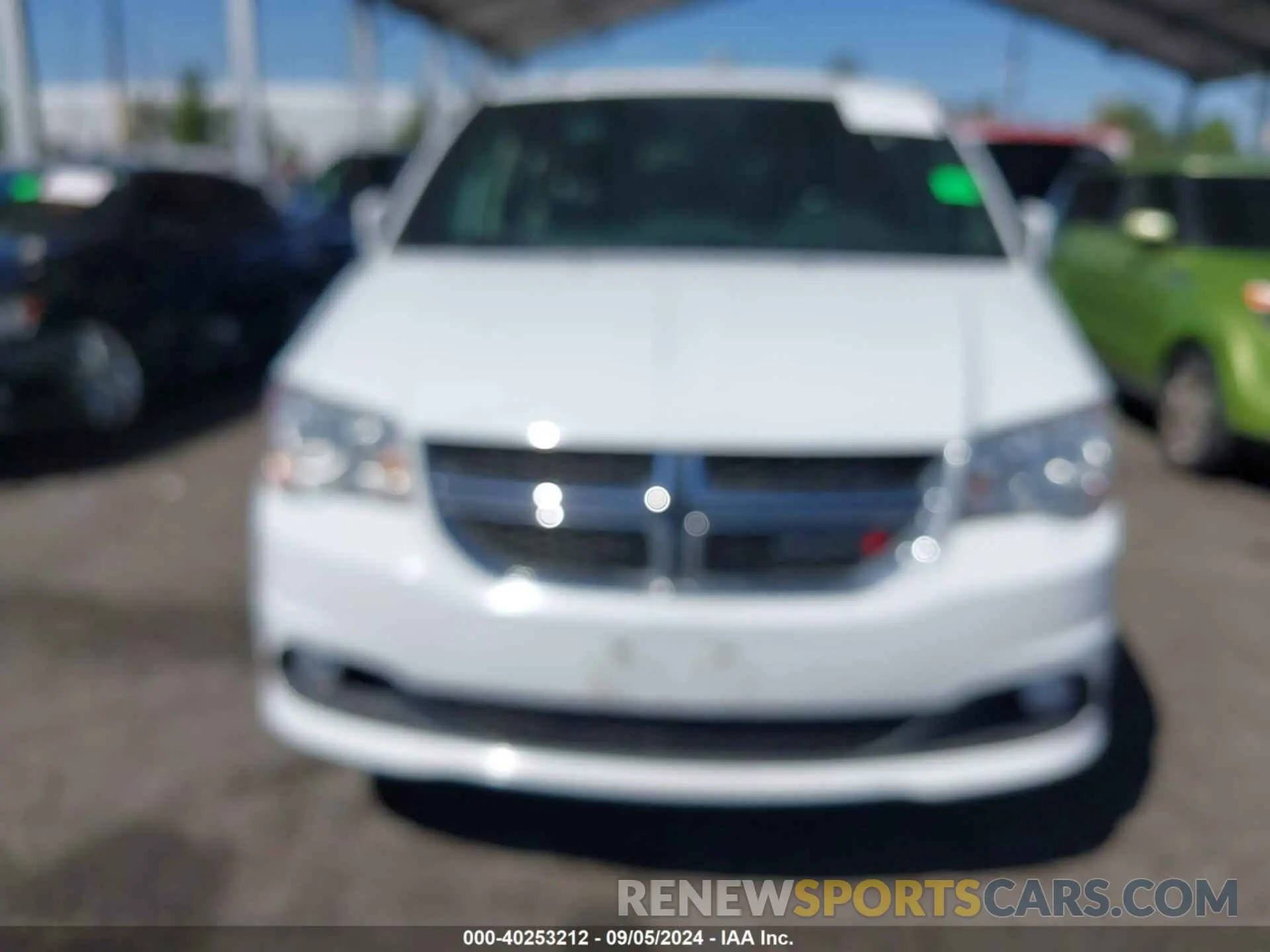 12 Photograph of a damaged car 2C4RDGCG8KR728977 DODGE GRAND CARAVAN 2019