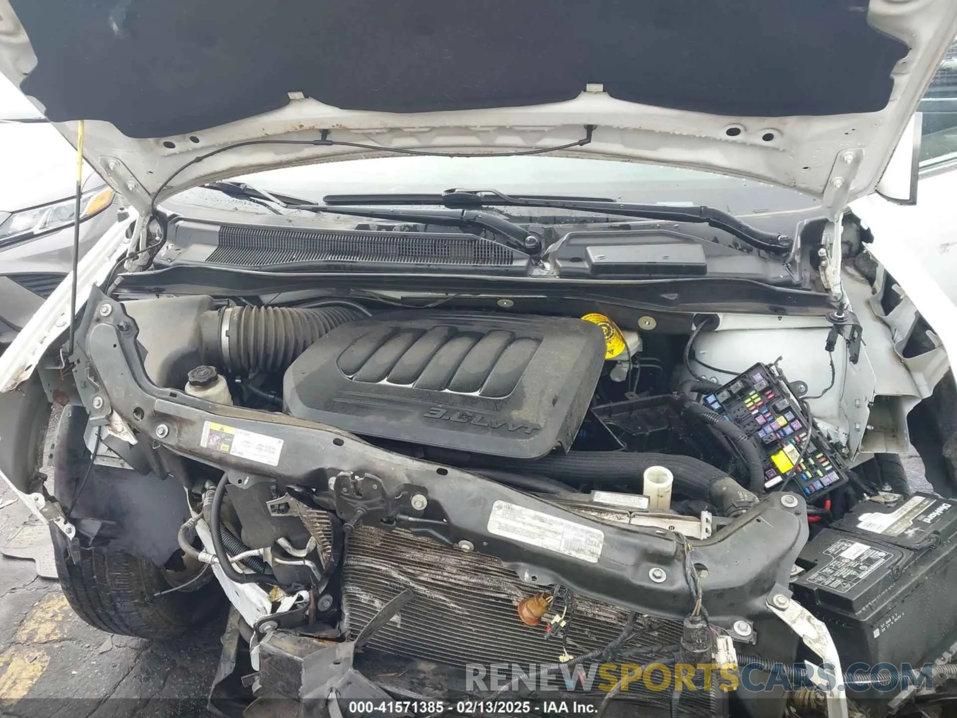 10 Photograph of a damaged car 2C4RDGCG8KR758707 DODGE GRAND CARAVAN 2019