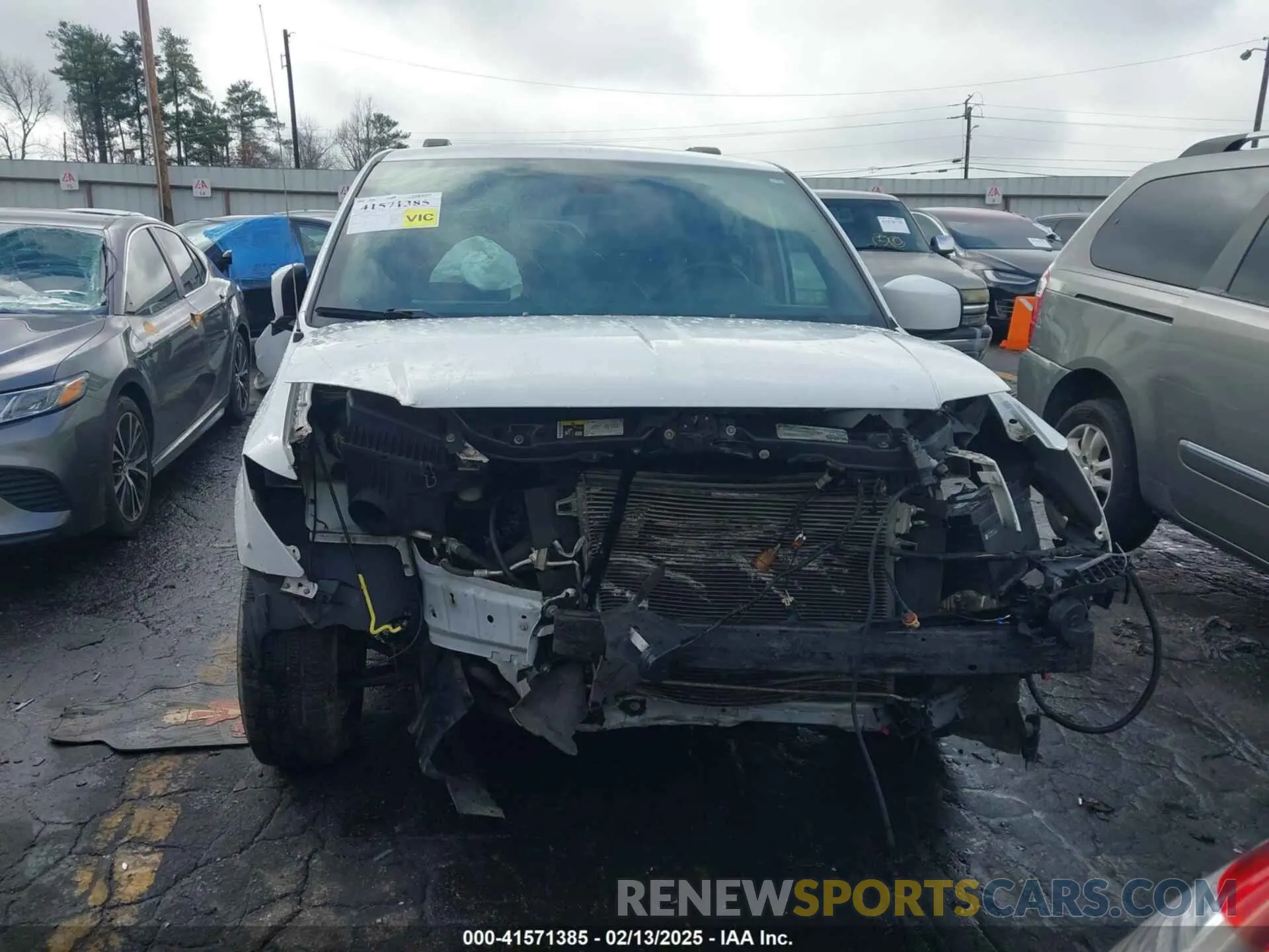 12 Photograph of a damaged car 2C4RDGCG8KR758707 DODGE GRAND CARAVAN 2019