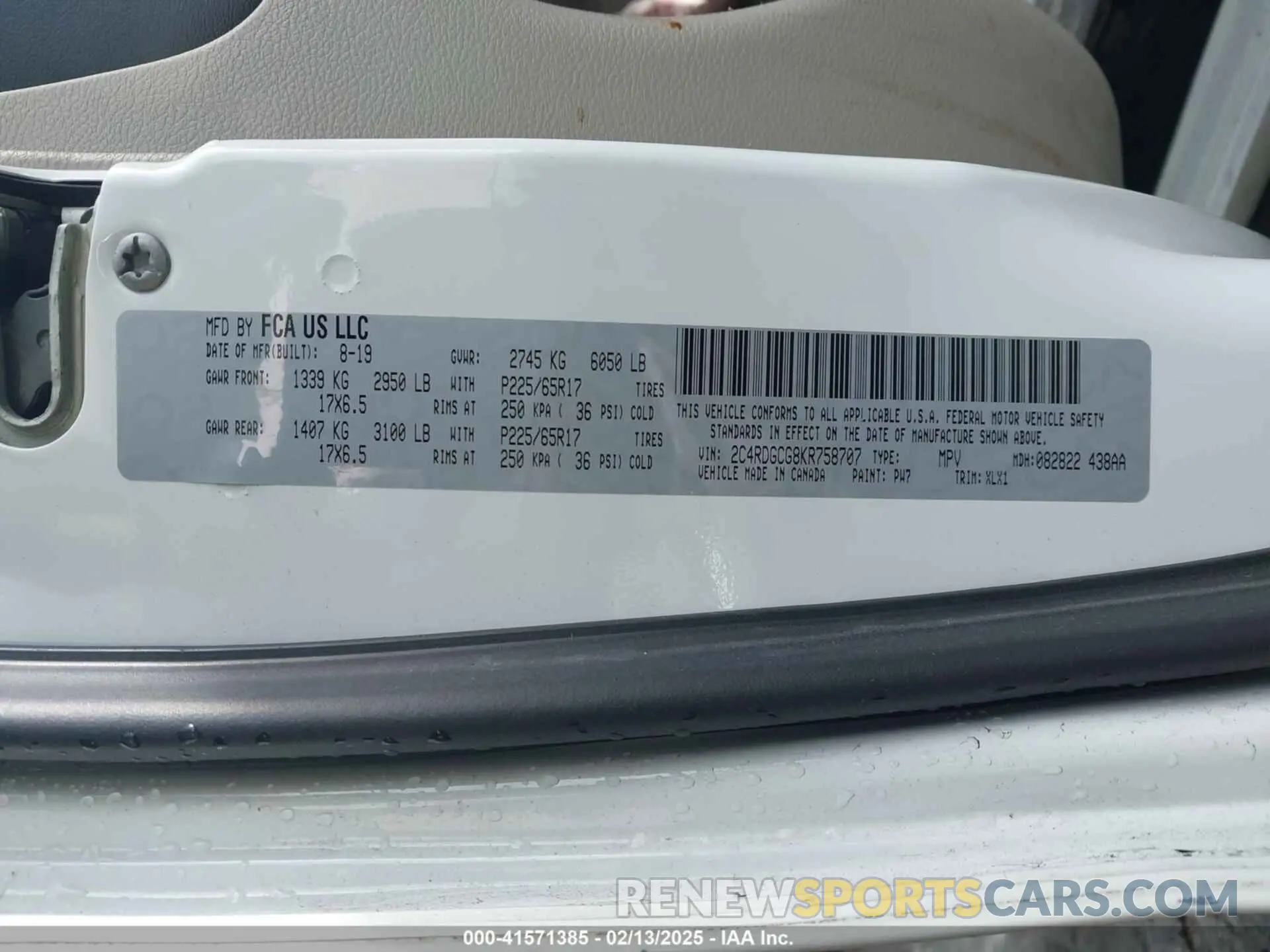 9 Photograph of a damaged car 2C4RDGCG8KR758707 DODGE GRAND CARAVAN 2019