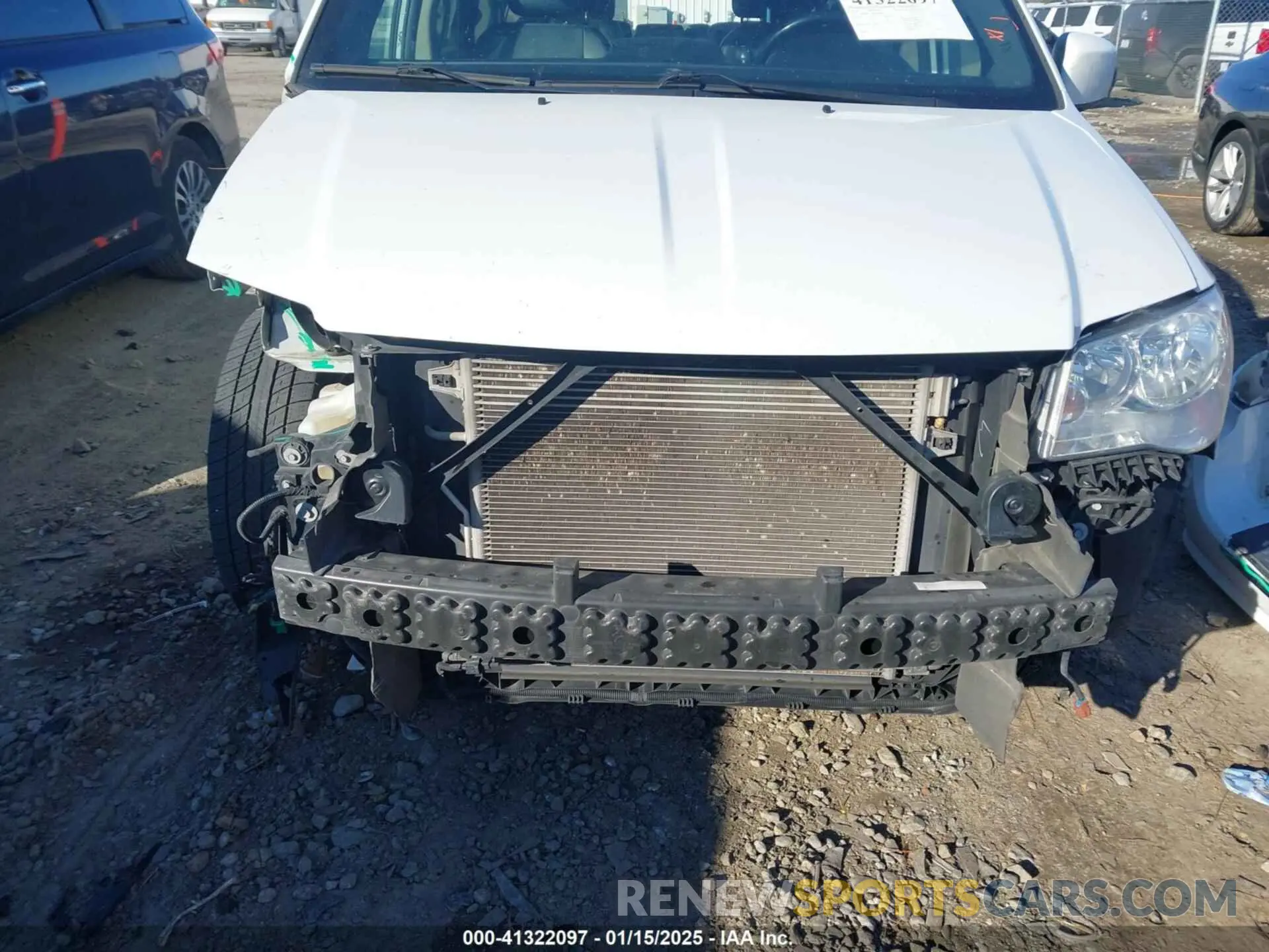 6 Photograph of a damaged car 2C4RDGCG8KR761462 DODGE GRAND CARAVAN 2019