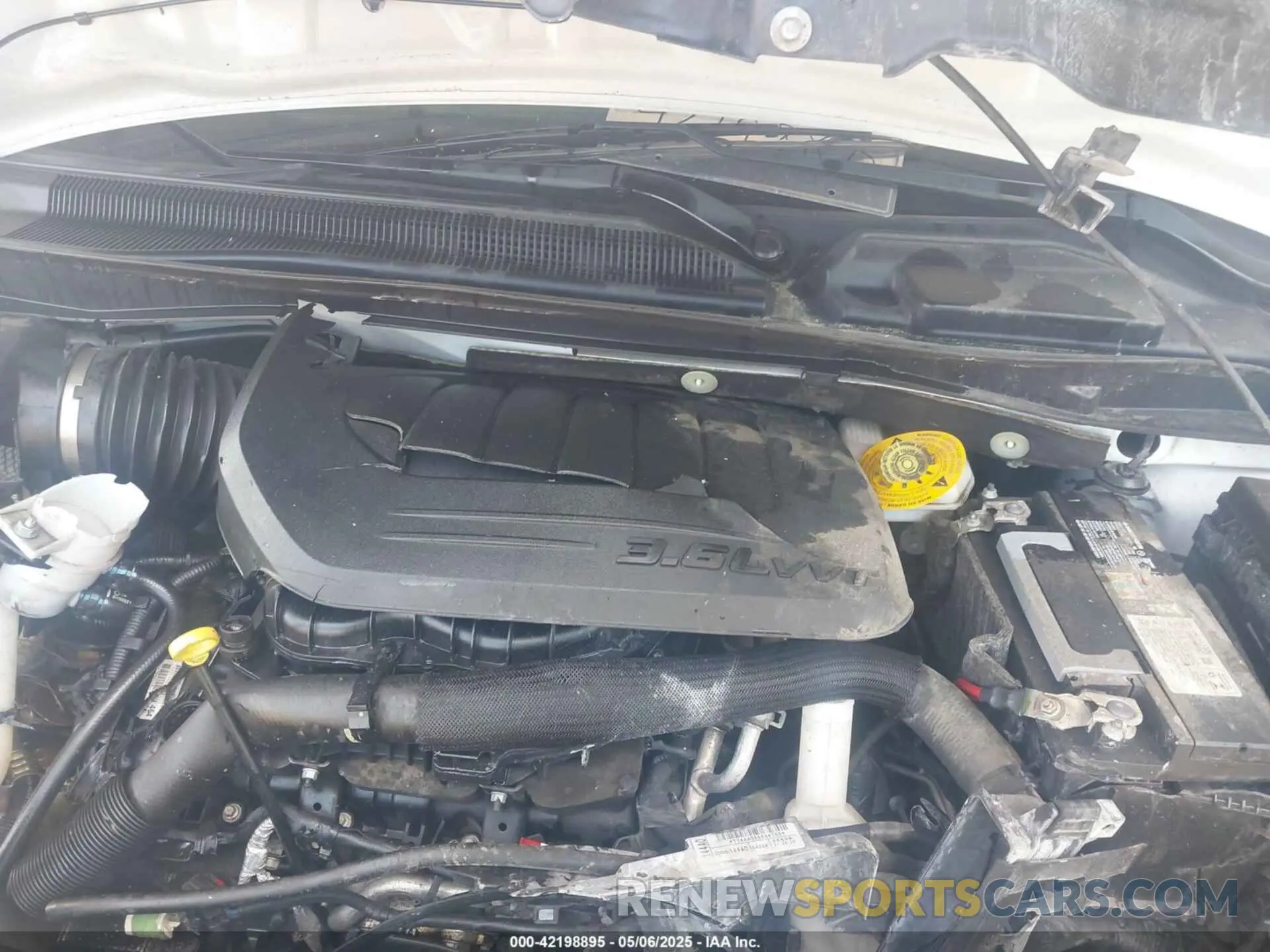 10 Photograph of a damaged car 2C4RDGCG8KR770727 DODGE GRAND CARAVAN 2019