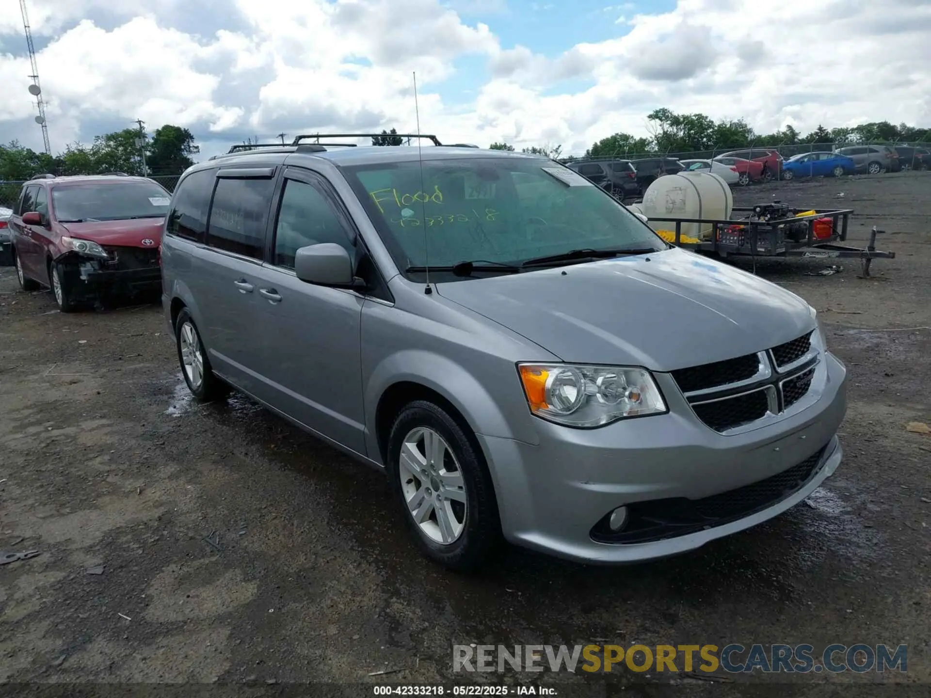 1 Photograph of a damaged car 2C4RDGCG8KR771084 DODGE GRAND CARAVAN 2019