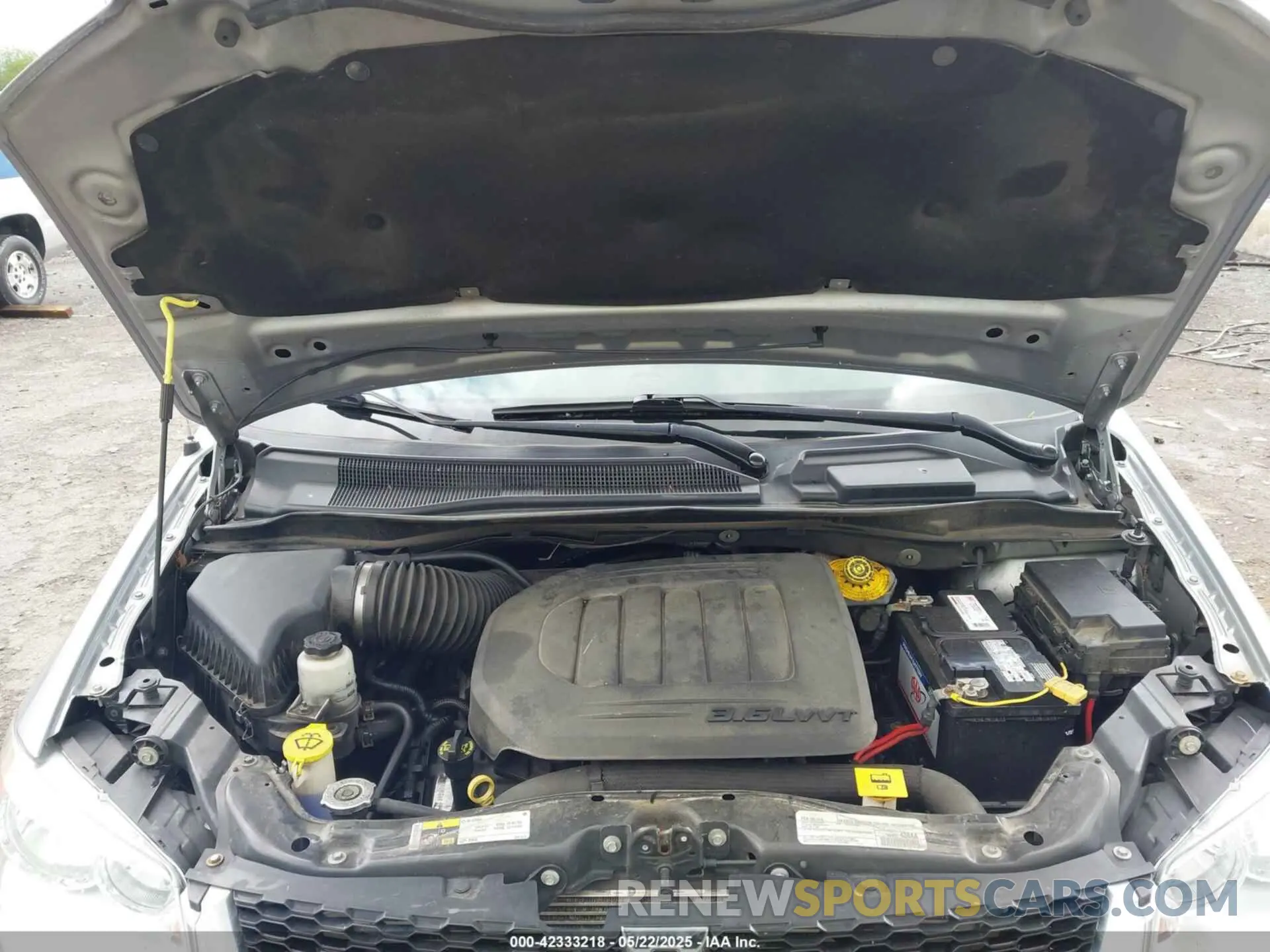 10 Photograph of a damaged car 2C4RDGCG8KR771084 DODGE GRAND CARAVAN 2019