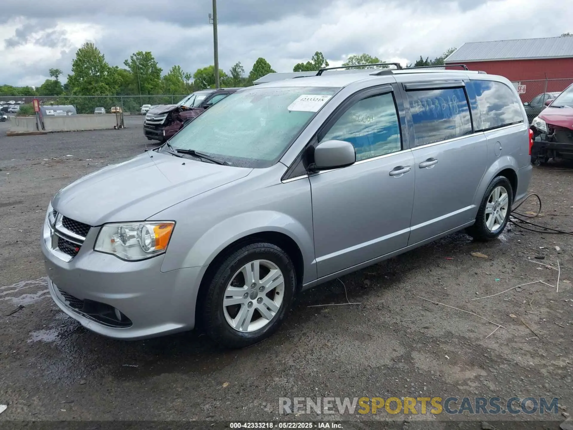 2 Photograph of a damaged car 2C4RDGCG8KR771084 DODGE GRAND CARAVAN 2019