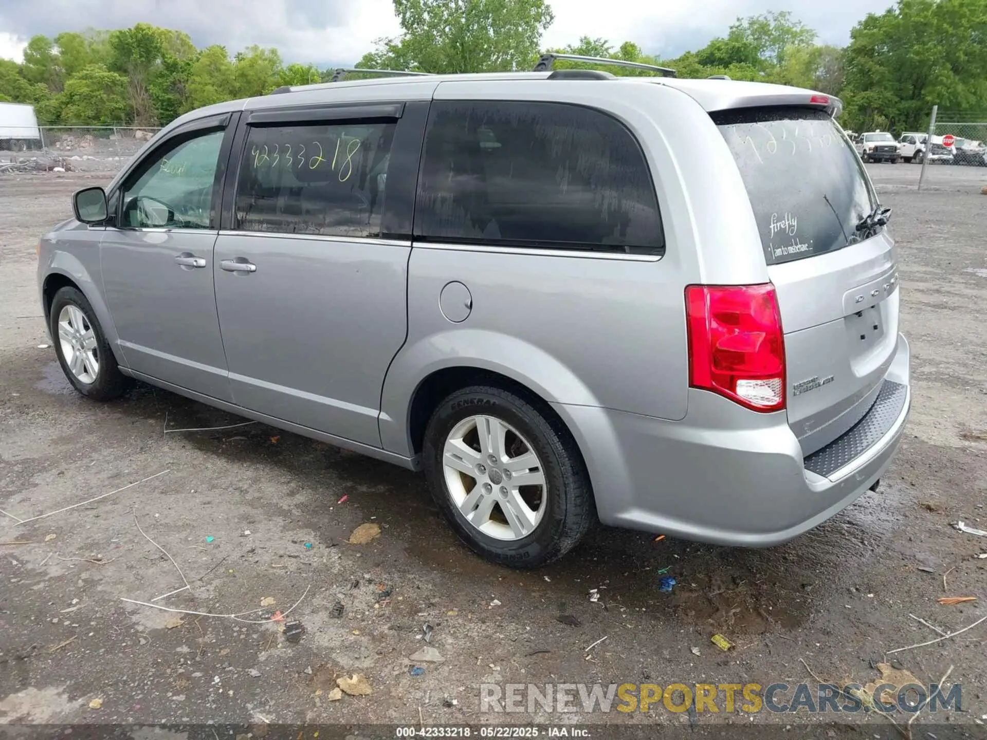 3 Photograph of a damaged car 2C4RDGCG8KR771084 DODGE GRAND CARAVAN 2019