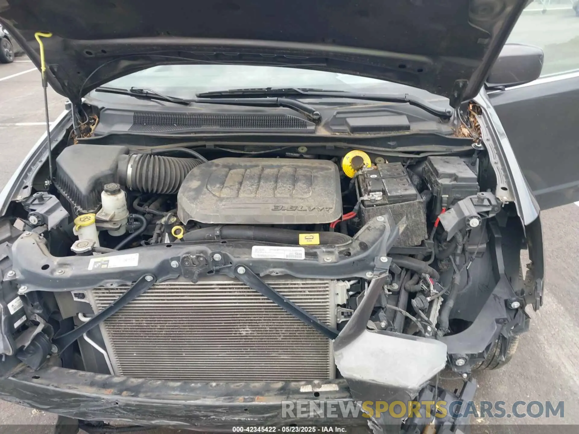 10 Photograph of a damaged car 2C4RDGCG8KR798043 DODGE GRAND CARAVAN 2019