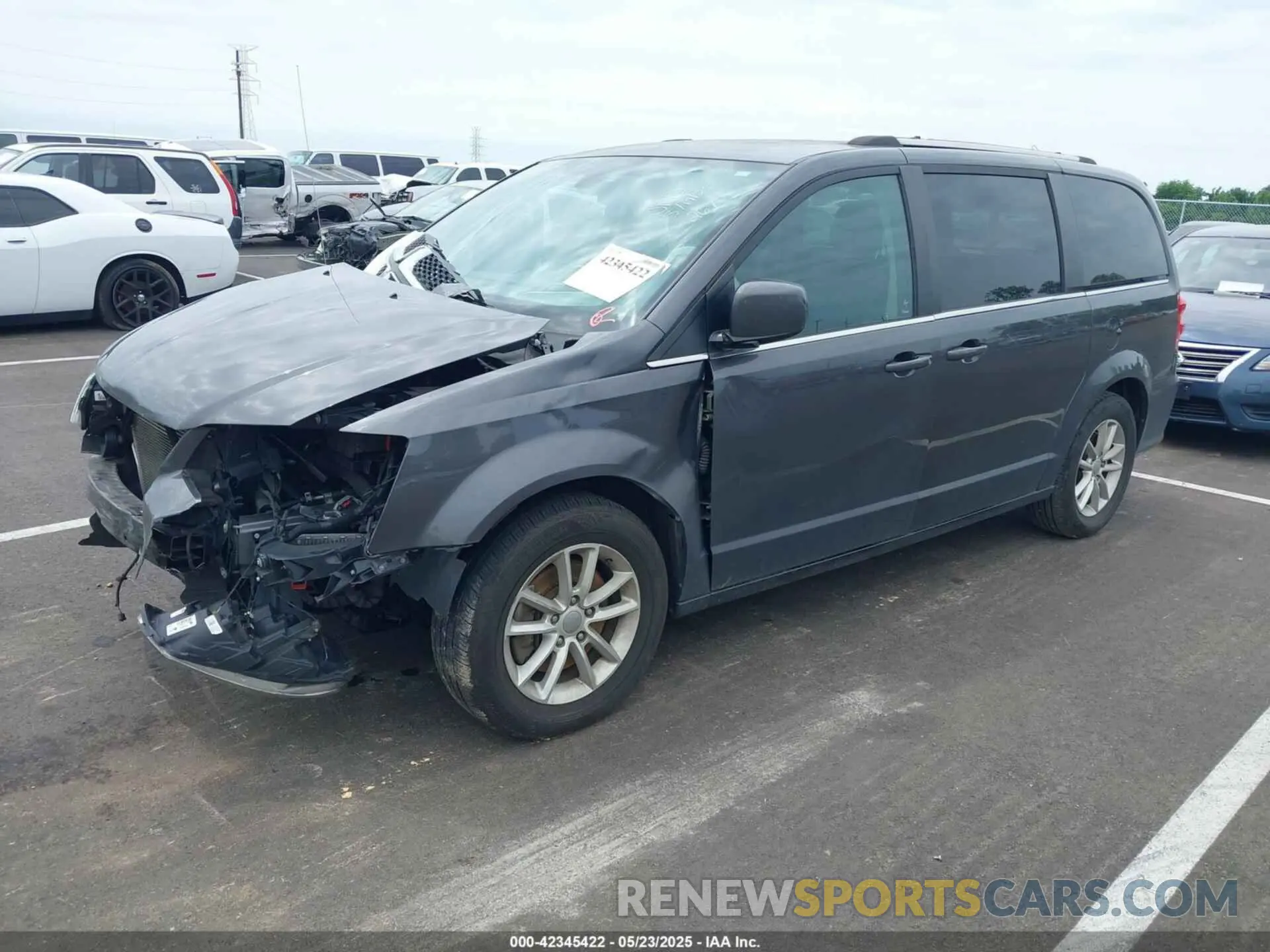 2 Photograph of a damaged car 2C4RDGCG8KR798043 DODGE GRAND CARAVAN 2019