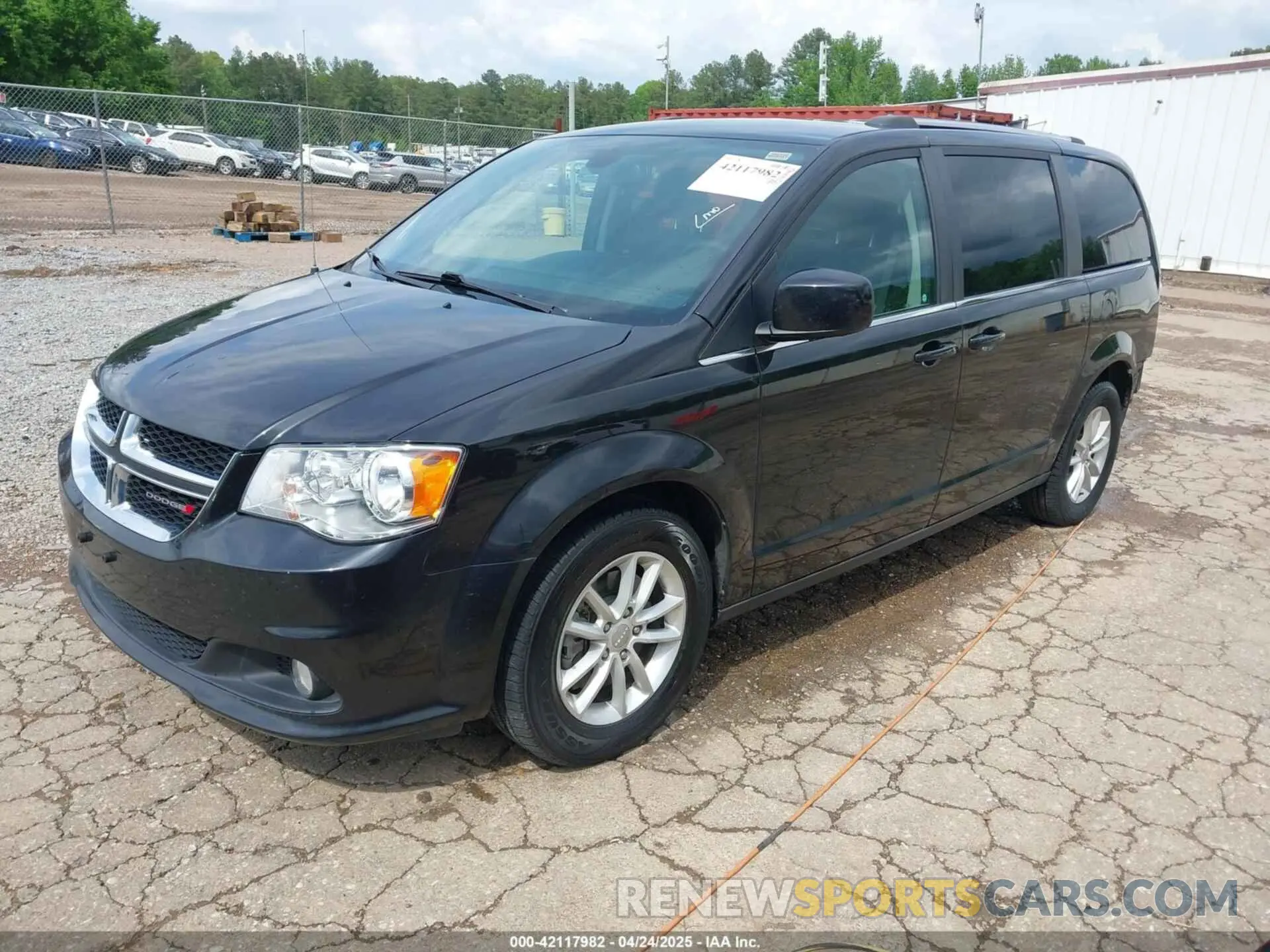 2 Photograph of a damaged car 2C4RDGCG9KR518114 DODGE GRAND CARAVAN 2019