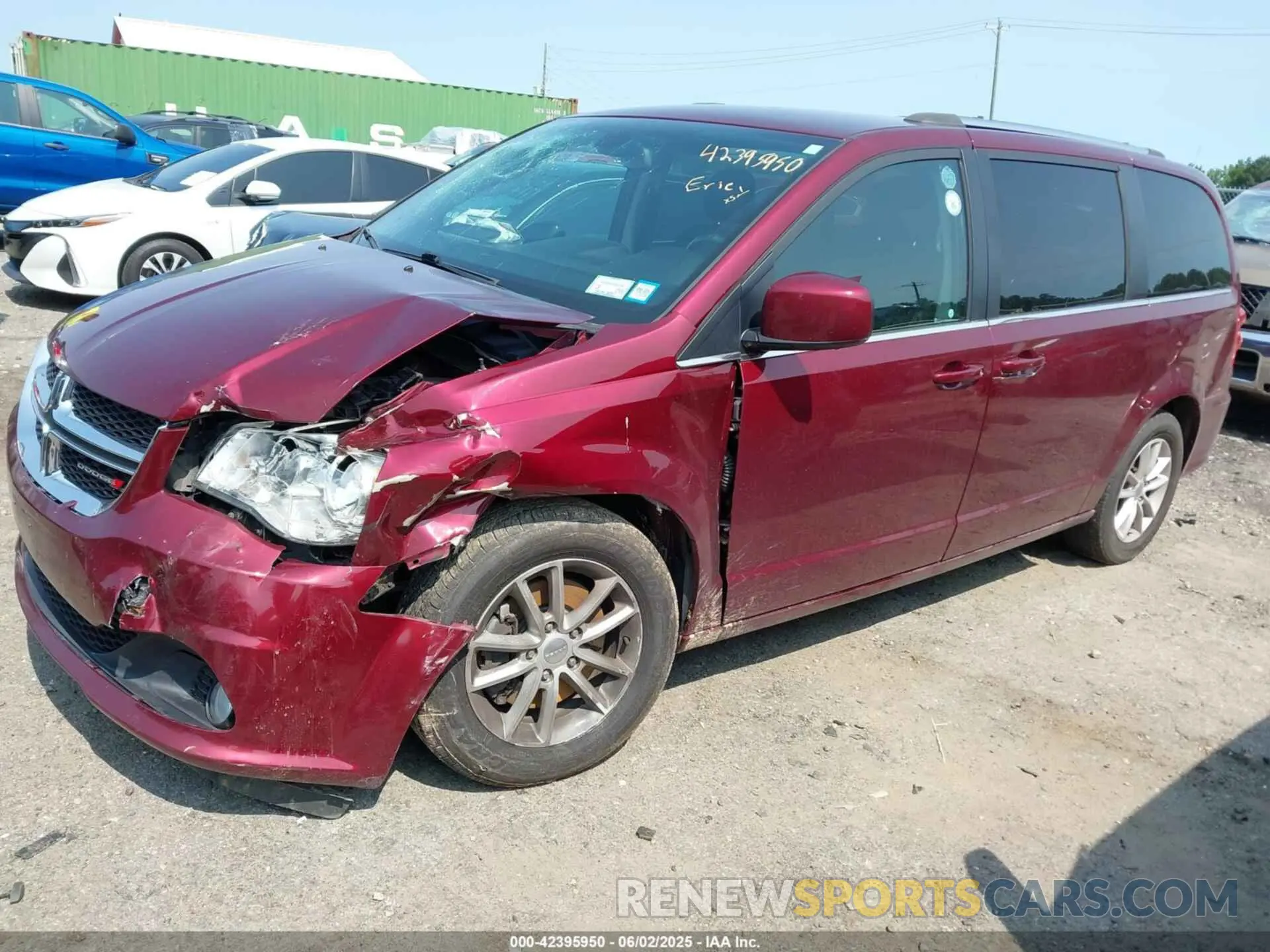 2 Photograph of a damaged car 2C4RDGCG9KR600831 DODGE GRAND CARAVAN 2019