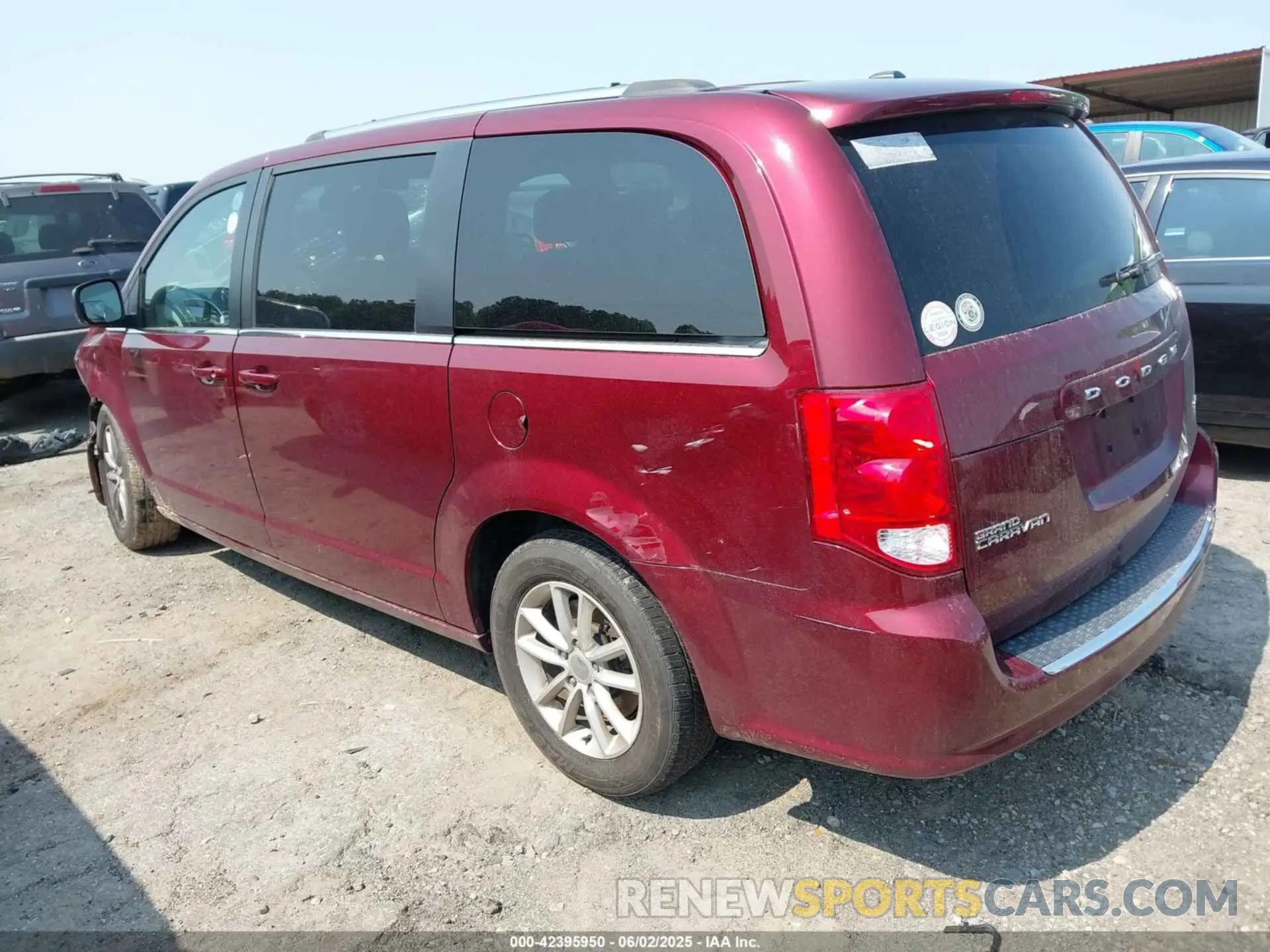 3 Photograph of a damaged car 2C4RDGCG9KR600831 DODGE GRAND CARAVAN 2019