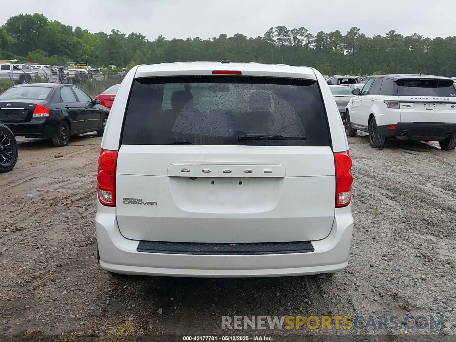 16 Photograph of a damaged car 2C4RDGCG9KR602580 DODGE GRAND CARAVAN 2019