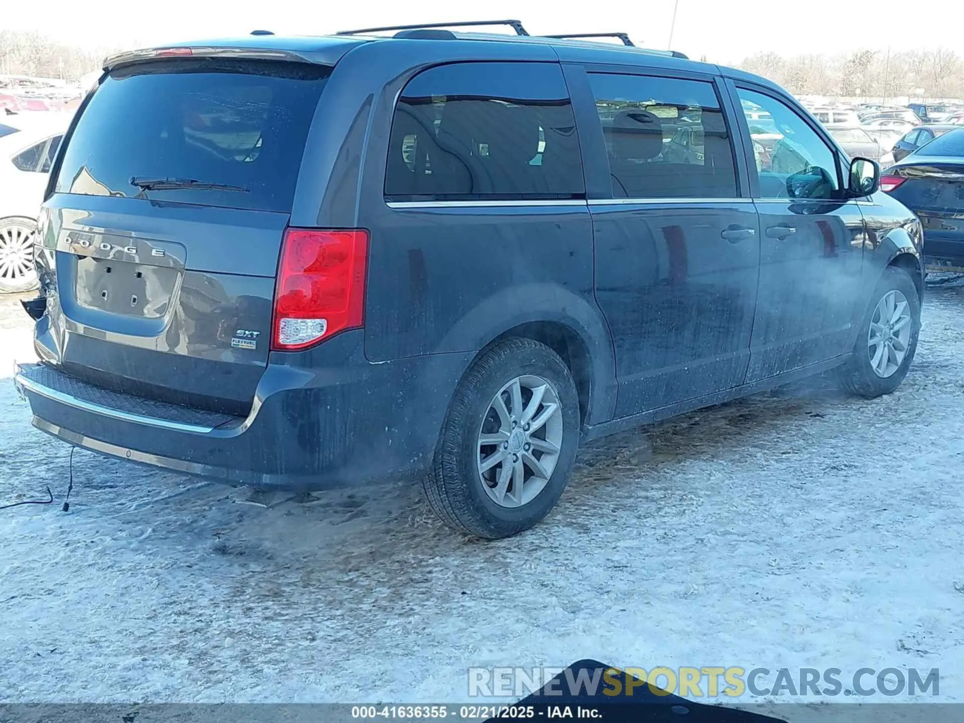4 Photograph of a damaged car 2C4RDGCG9KR637121 DODGE GRAND CARAVAN 2019