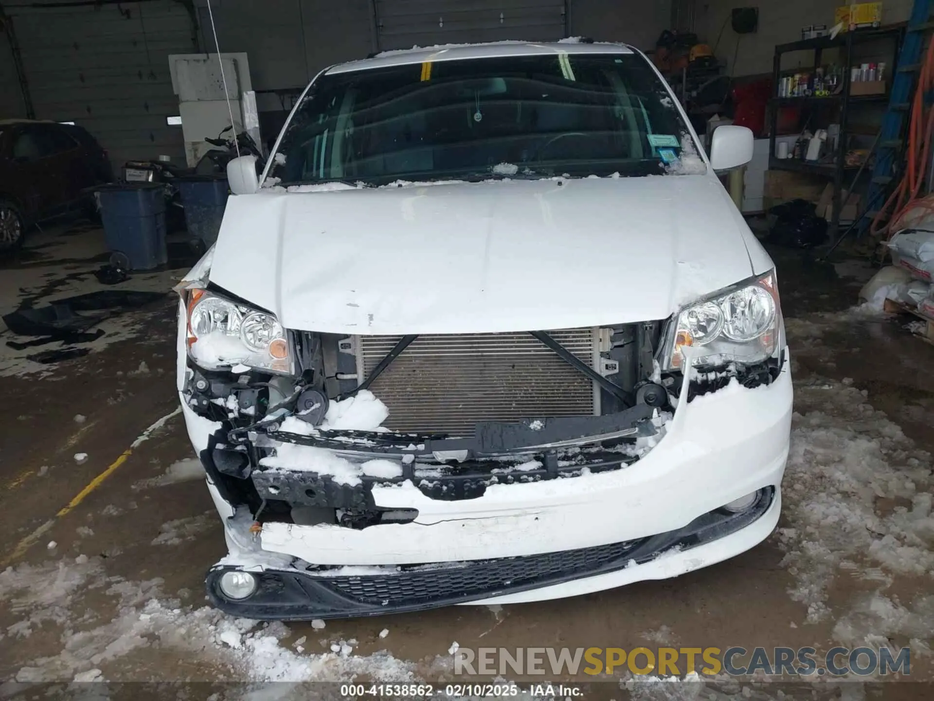 13 Photograph of a damaged car 2C4RDGCG9KR662455 DODGE GRAND CARAVAN 2019