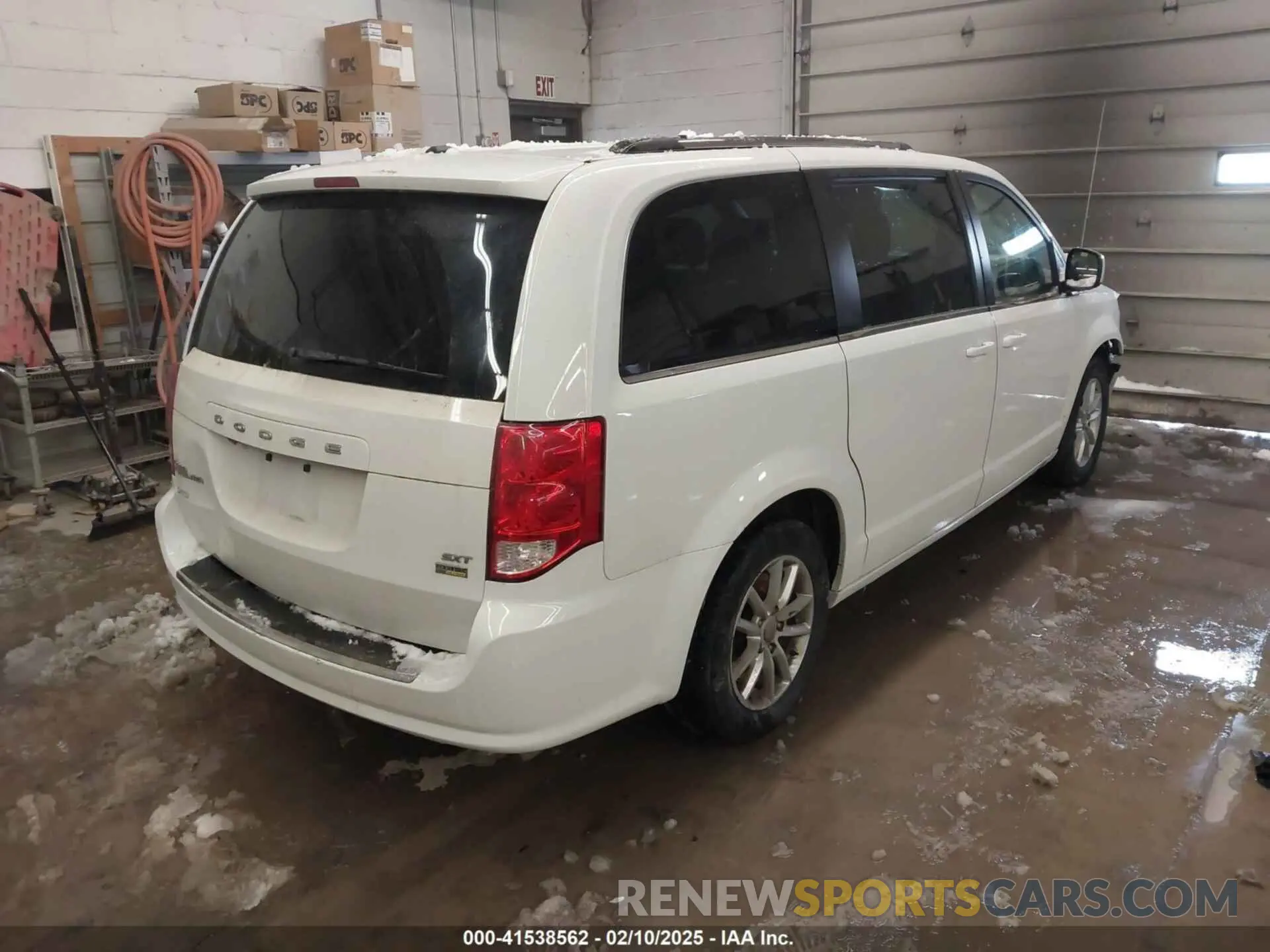 4 Photograph of a damaged car 2C4RDGCG9KR662455 DODGE GRAND CARAVAN 2019