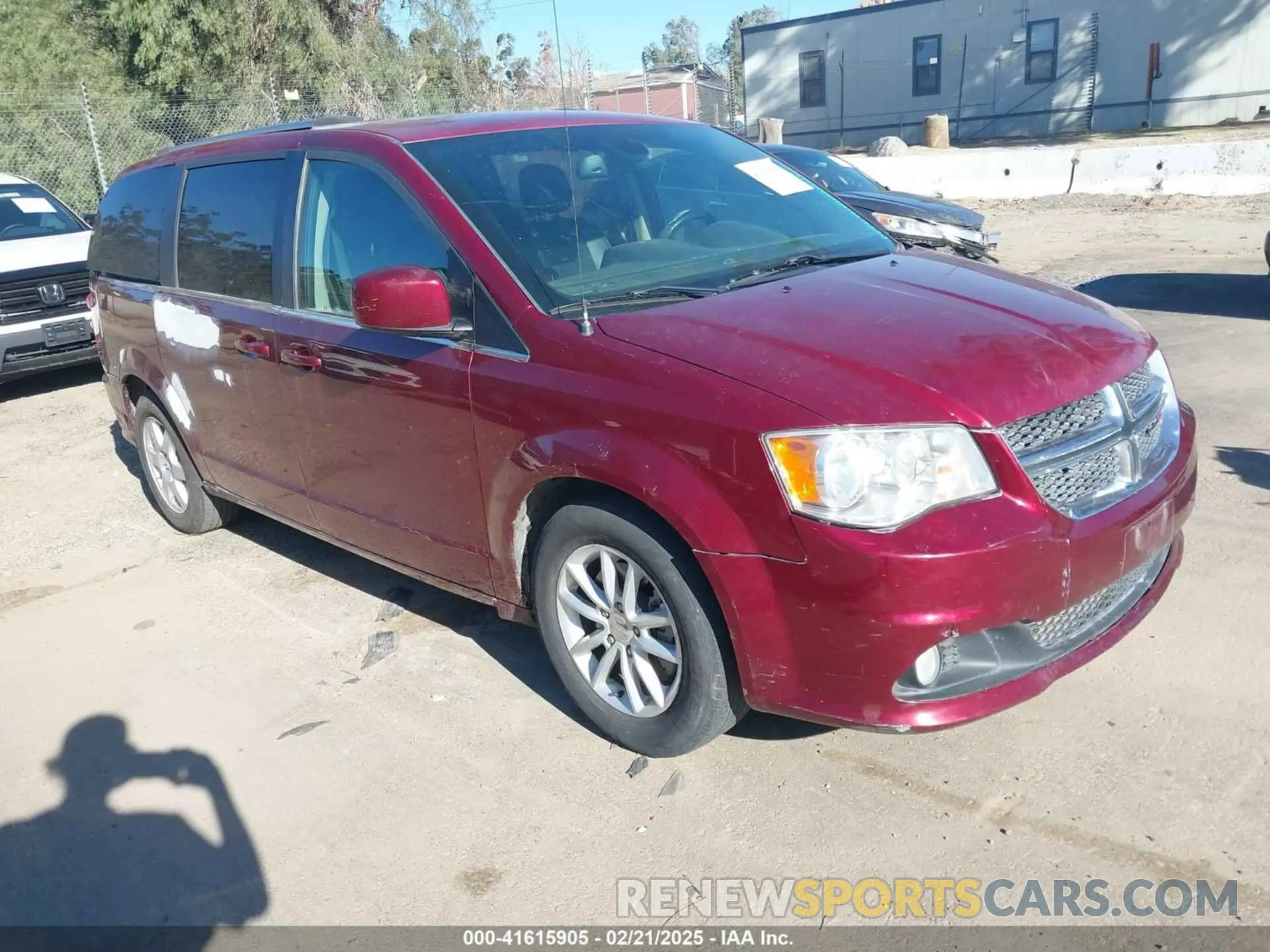 1 Photograph of a damaged car 2C4RDGCG9KR693432 DODGE GRAND CARAVAN 2019