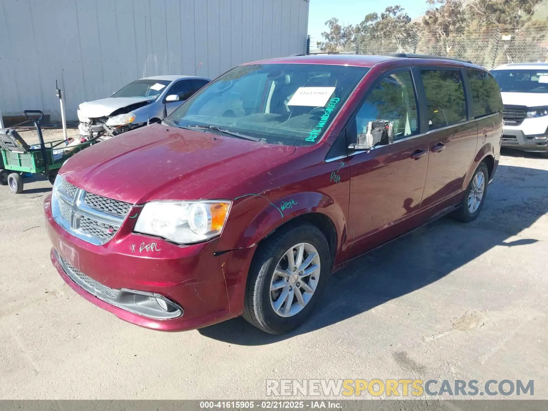 2 Photograph of a damaged car 2C4RDGCG9KR693432 DODGE GRAND CARAVAN 2019