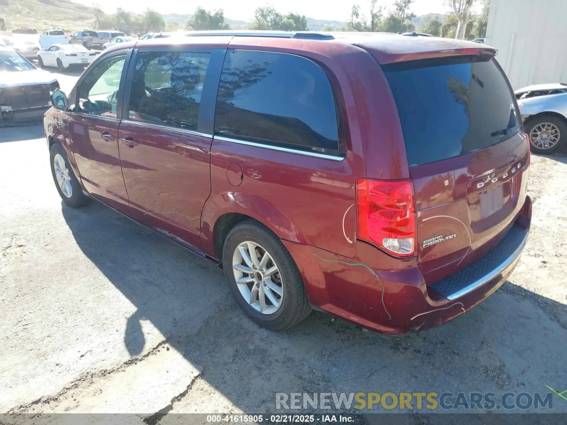 3 Photograph of a damaged car 2C4RDGCG9KR693432 DODGE GRAND CARAVAN 2019