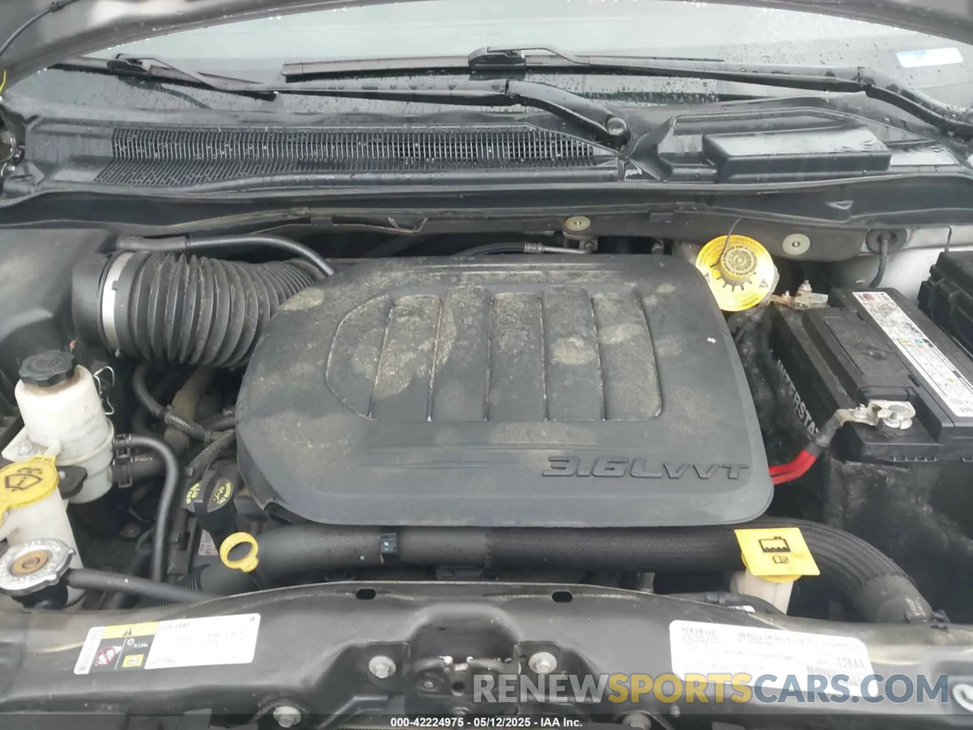 10 Photograph of a damaged car 2C4RDGCG9KR716448 DODGE GRAND CARAVAN 2019