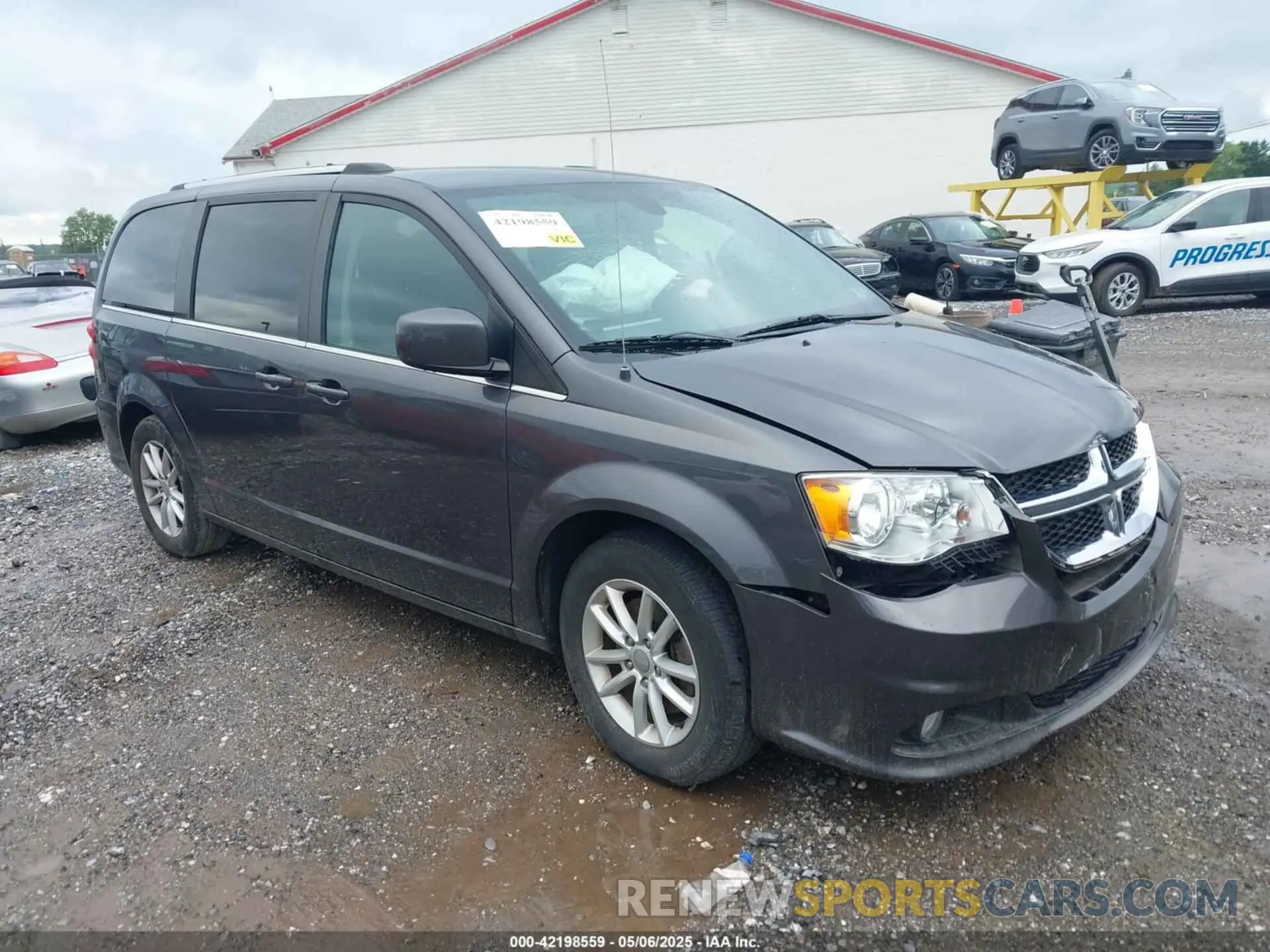 1 Photograph of a damaged car 2C4RDGCG9KR717499 DODGE GRAND CARAVAN 2019