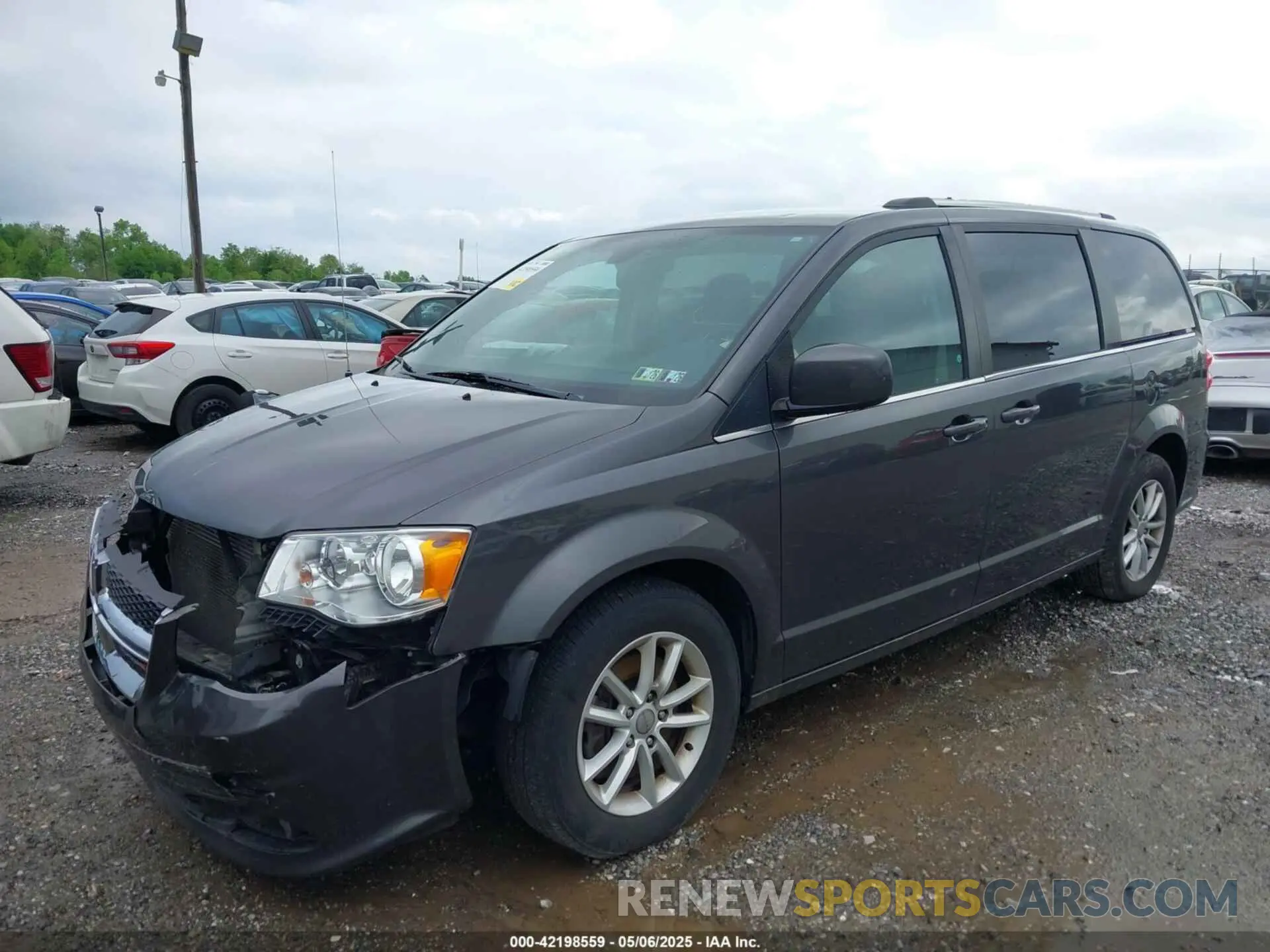 6 Photograph of a damaged car 2C4RDGCG9KR717499 DODGE GRAND CARAVAN 2019