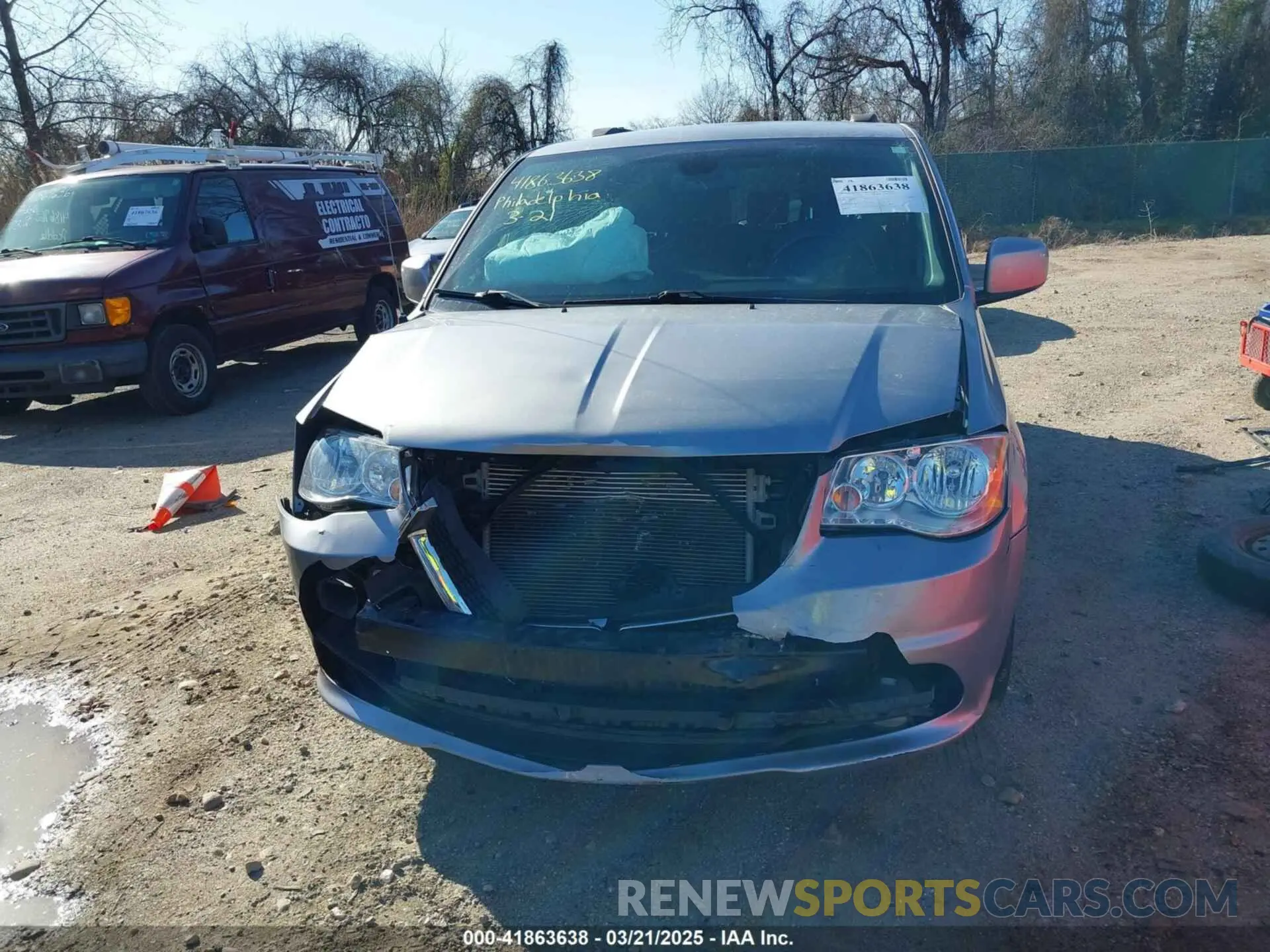 13 Photograph of a damaged car 2C4RDGCG9KR761325 DODGE GRAND CARAVAN 2019