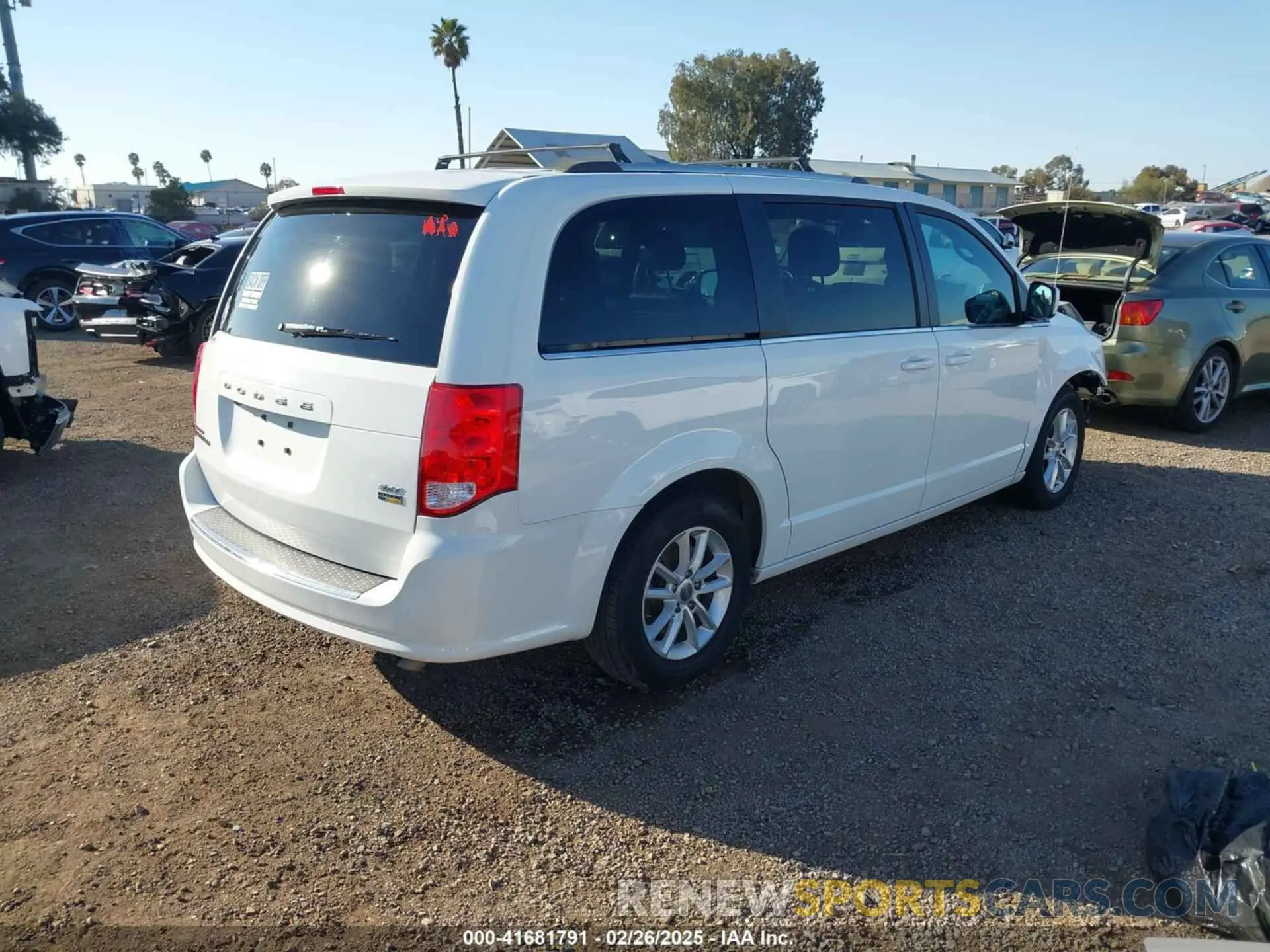 4 Photograph of a damaged car 2C4RDGCGXKR545497 DODGE GRAND CARAVAN 2019