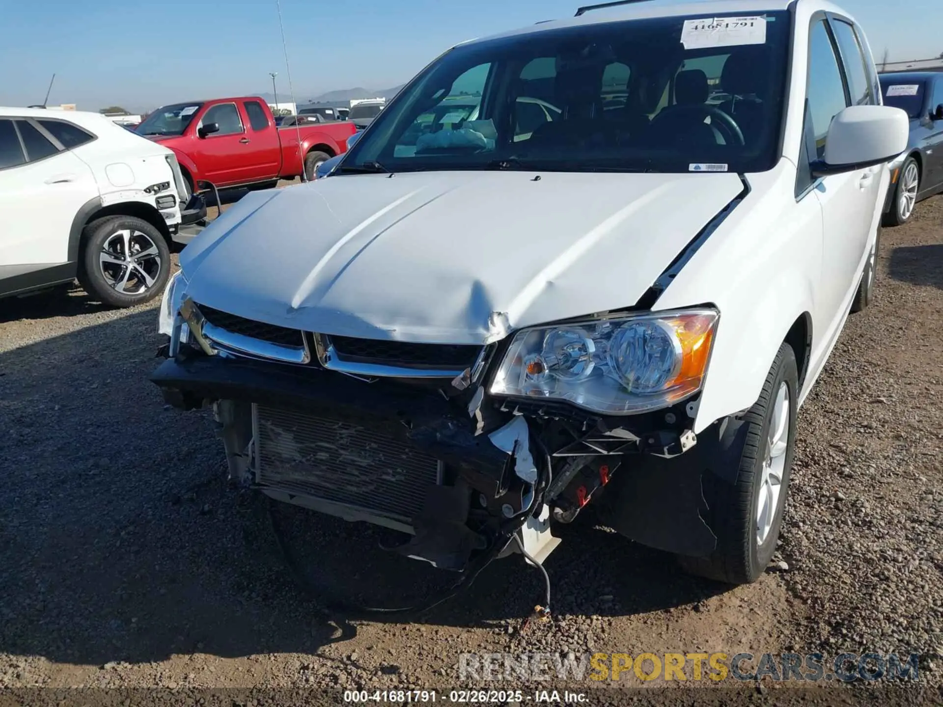 6 Photograph of a damaged car 2C4RDGCGXKR545497 DODGE GRAND CARAVAN 2019