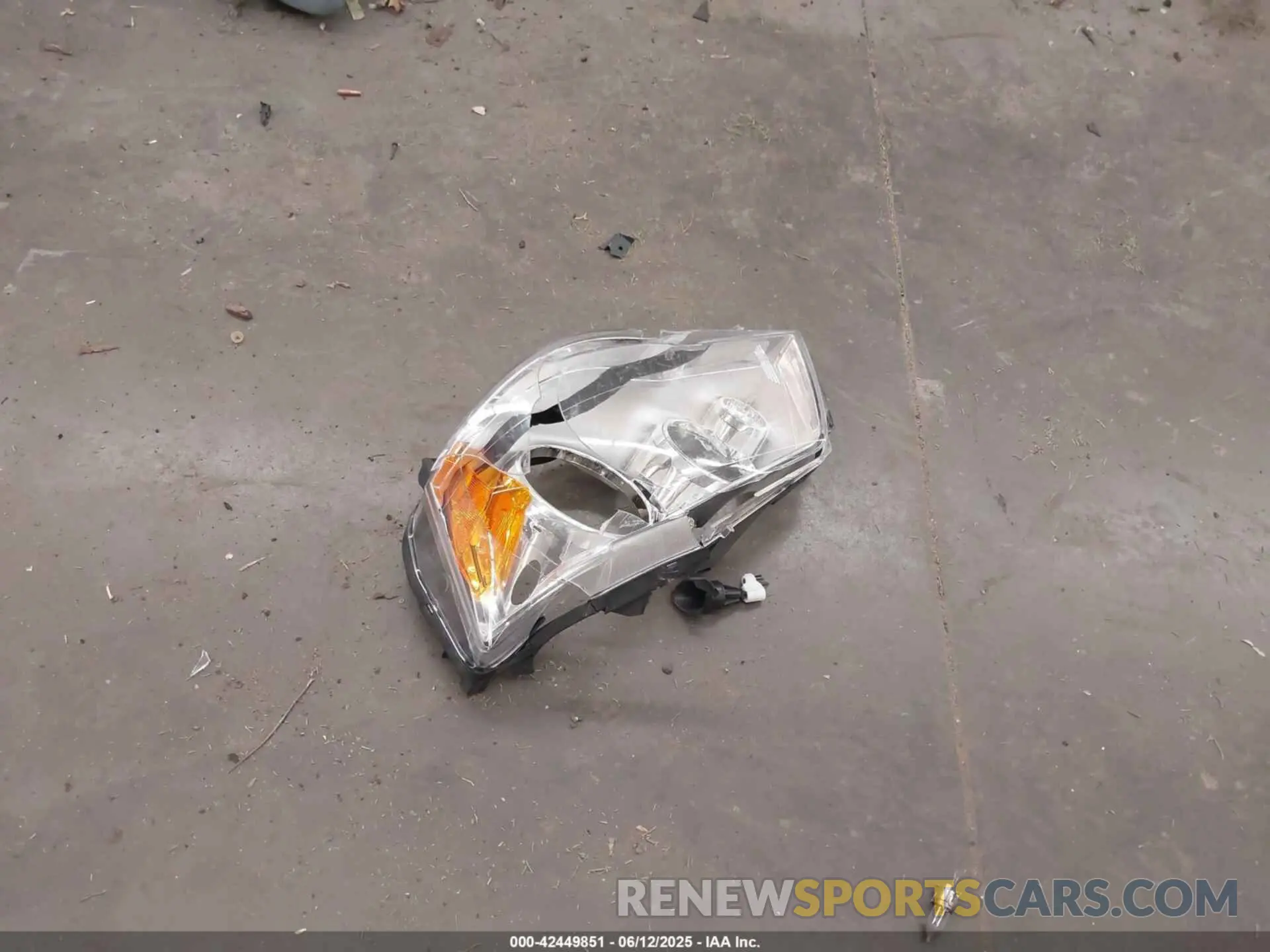 12 Photograph of a damaged car 2C4RDGCGXKR611305 DODGE GRAND CARAVAN 2019