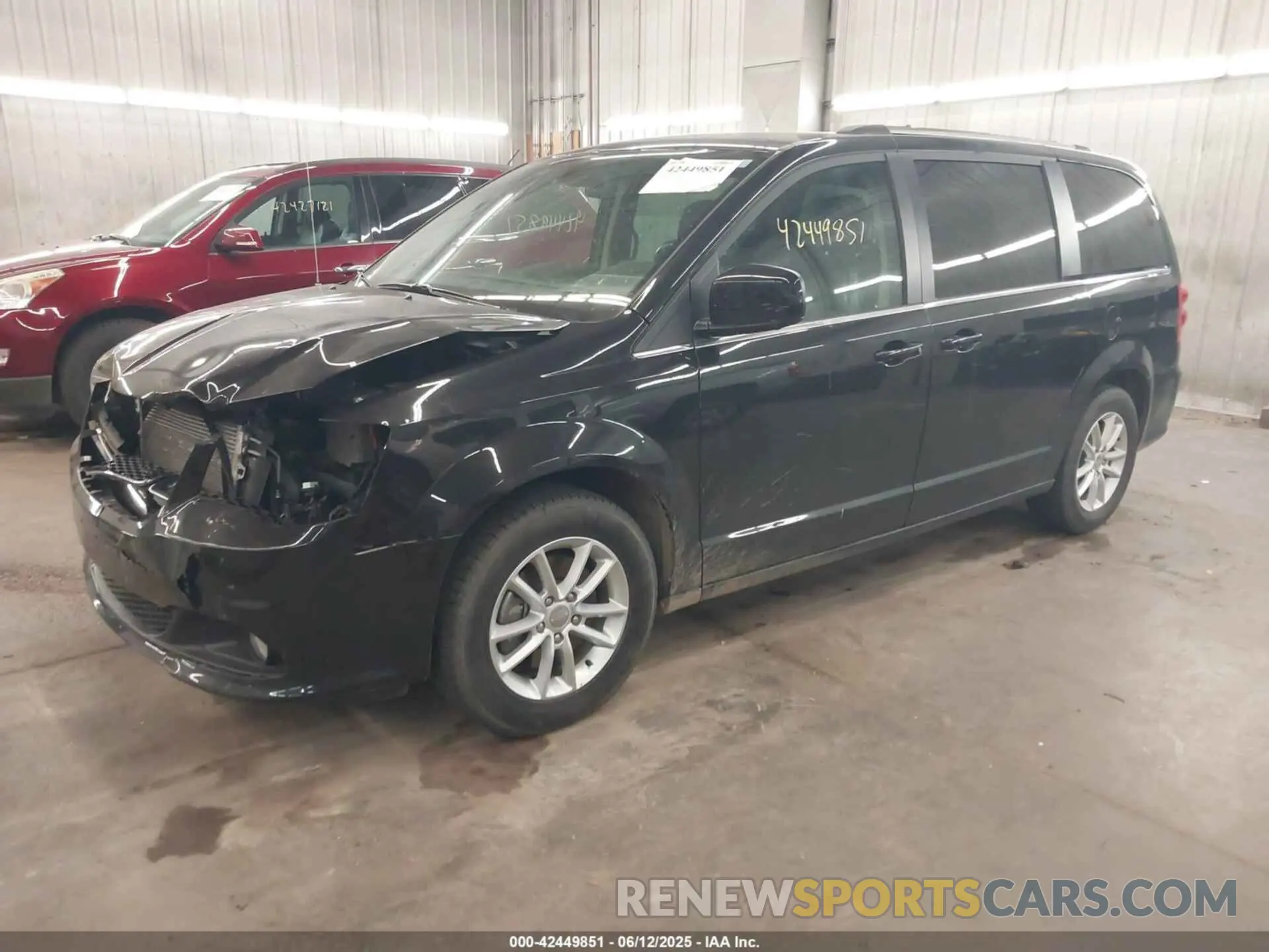 2 Photograph of a damaged car 2C4RDGCGXKR611305 DODGE GRAND CARAVAN 2019