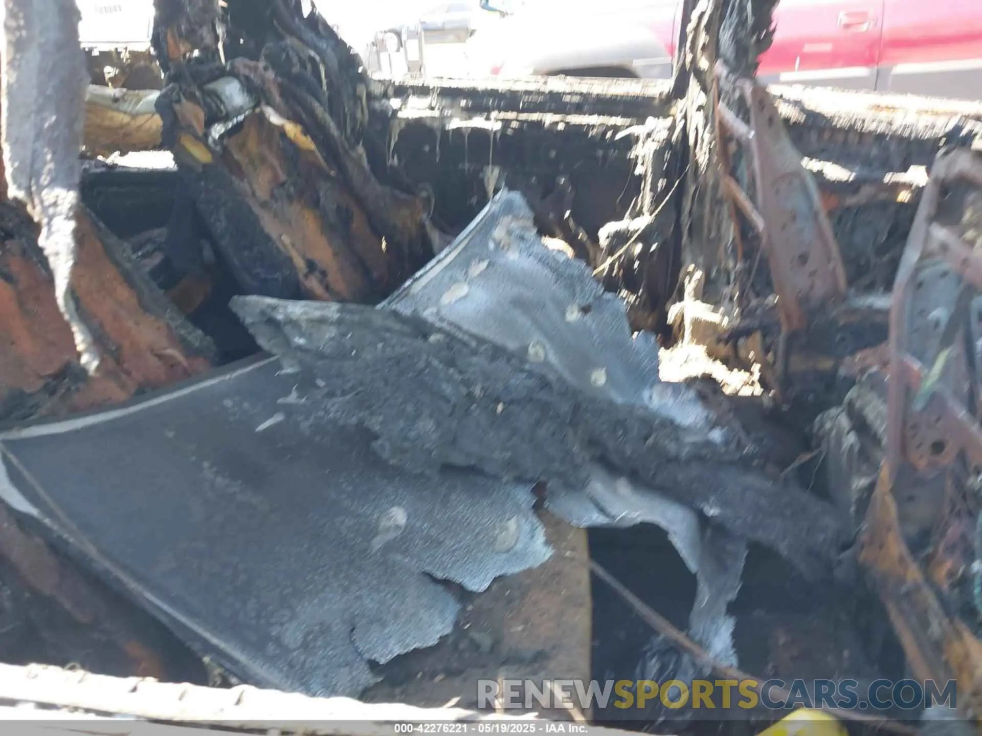 8 Photograph of a damaged car 2C4RDGCGXKR657801 DODGE GRAND CARAVAN 2019