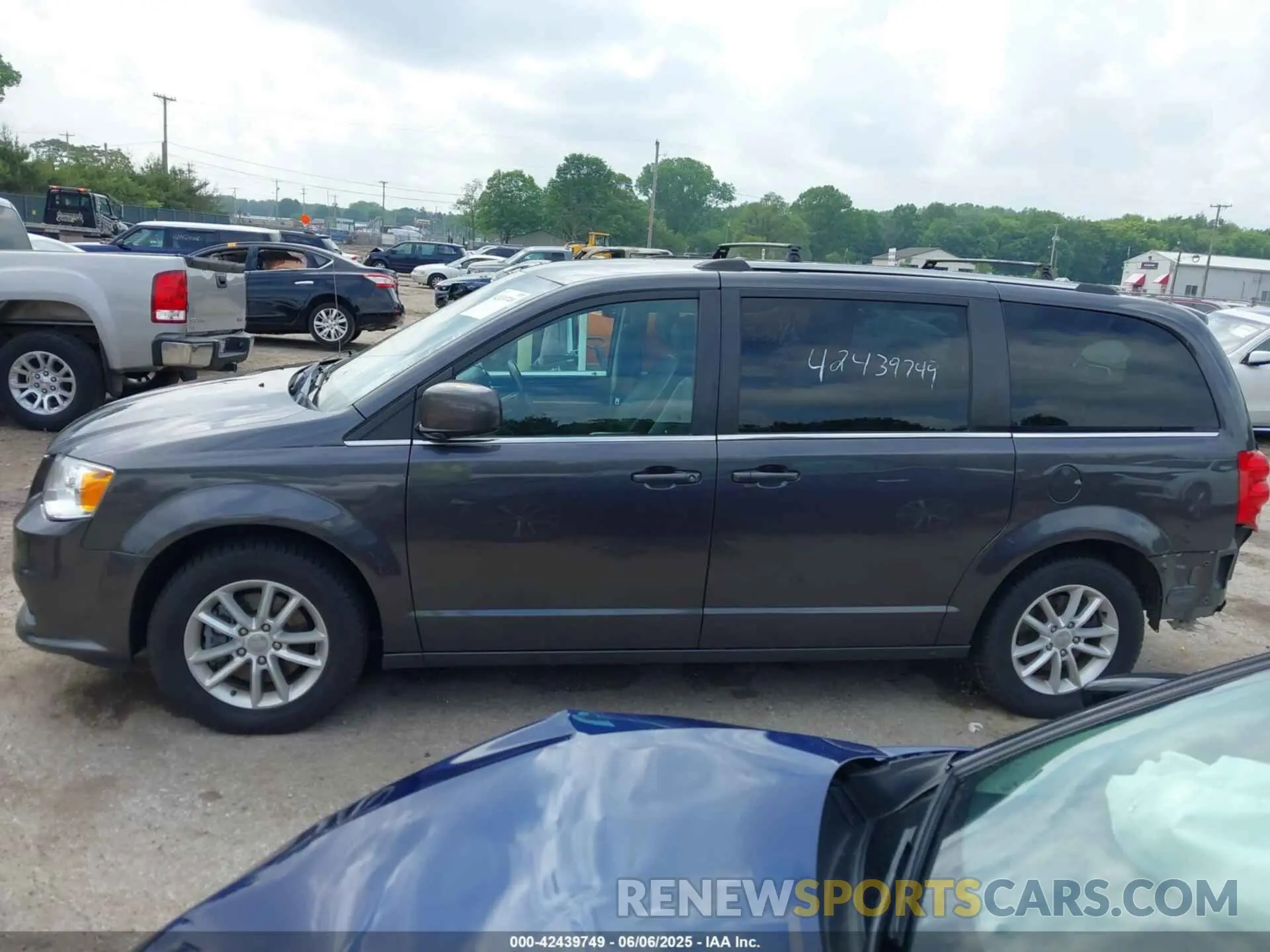 15 Photograph of a damaged car 2C4RDGCGXKR682620 DODGE GRAND CARAVAN 2019