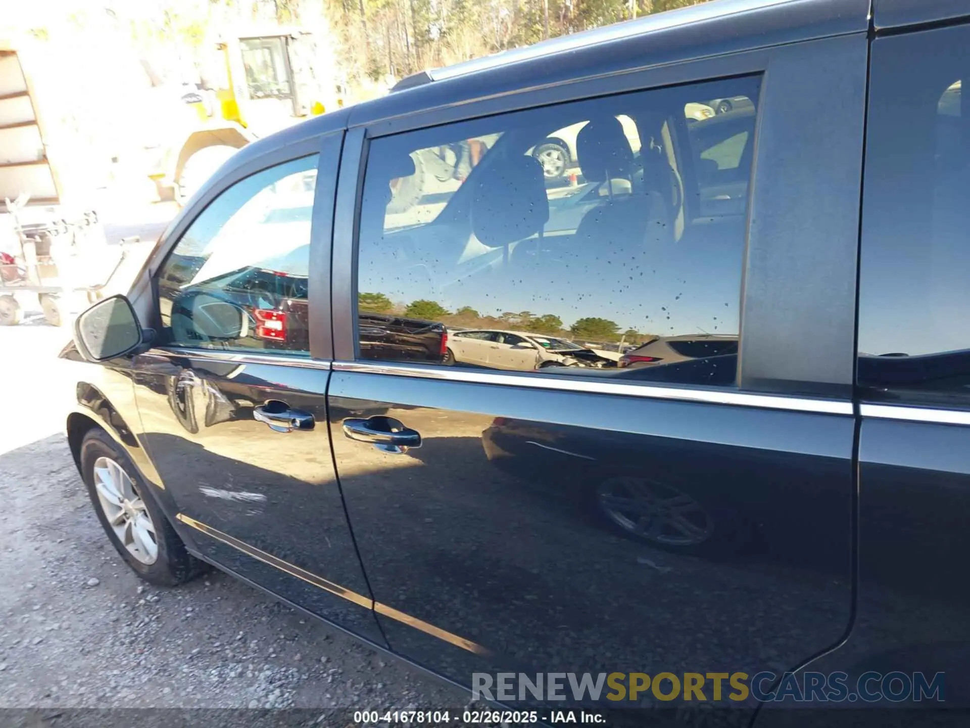 14 Photograph of a damaged car 2C4RDGCGXKR691186 DODGE GRAND CARAVAN 2019