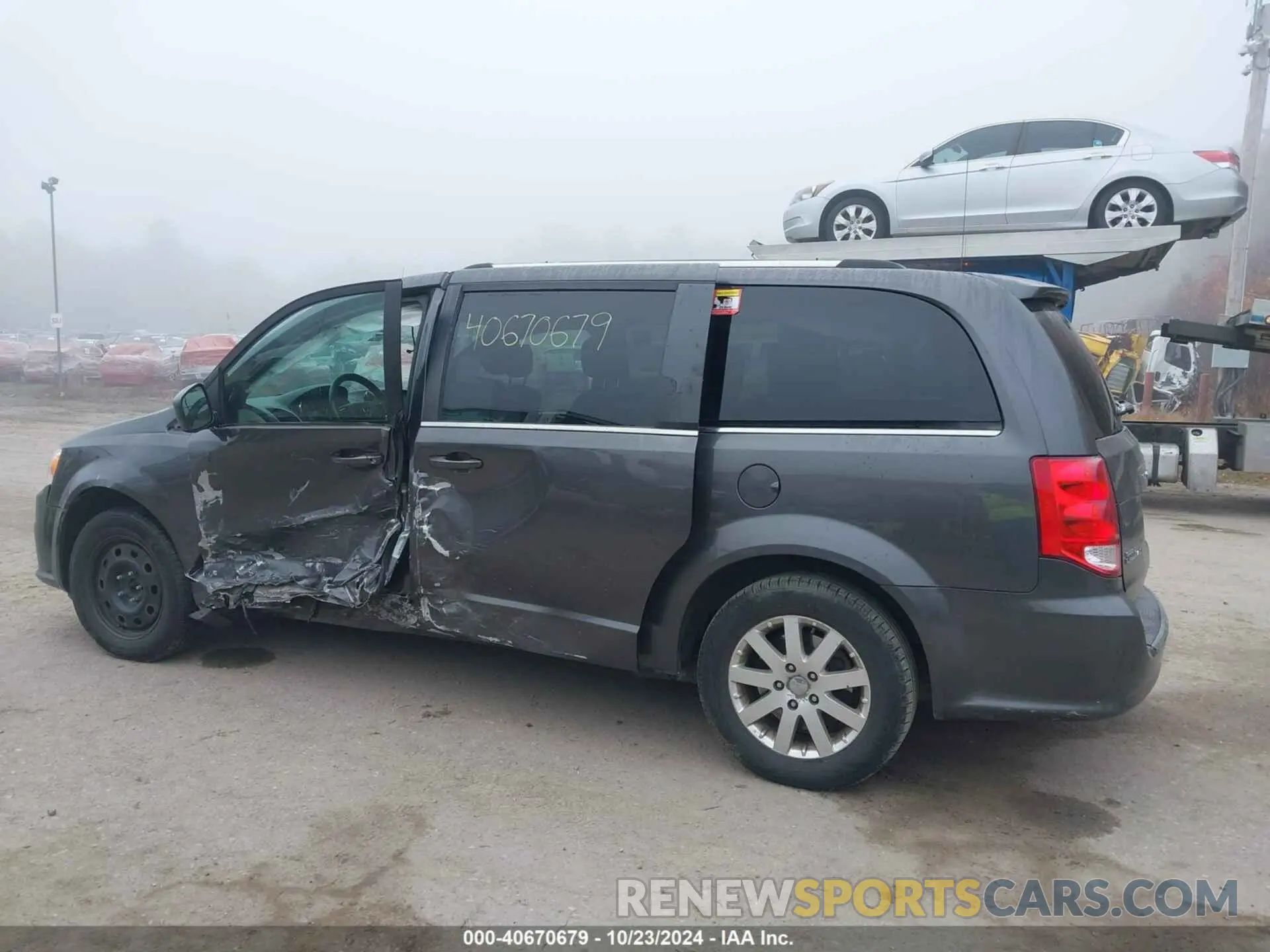 14 Photograph of a damaged car 2C4RDGCGXKR723991 DODGE GRAND CARAVAN 2019