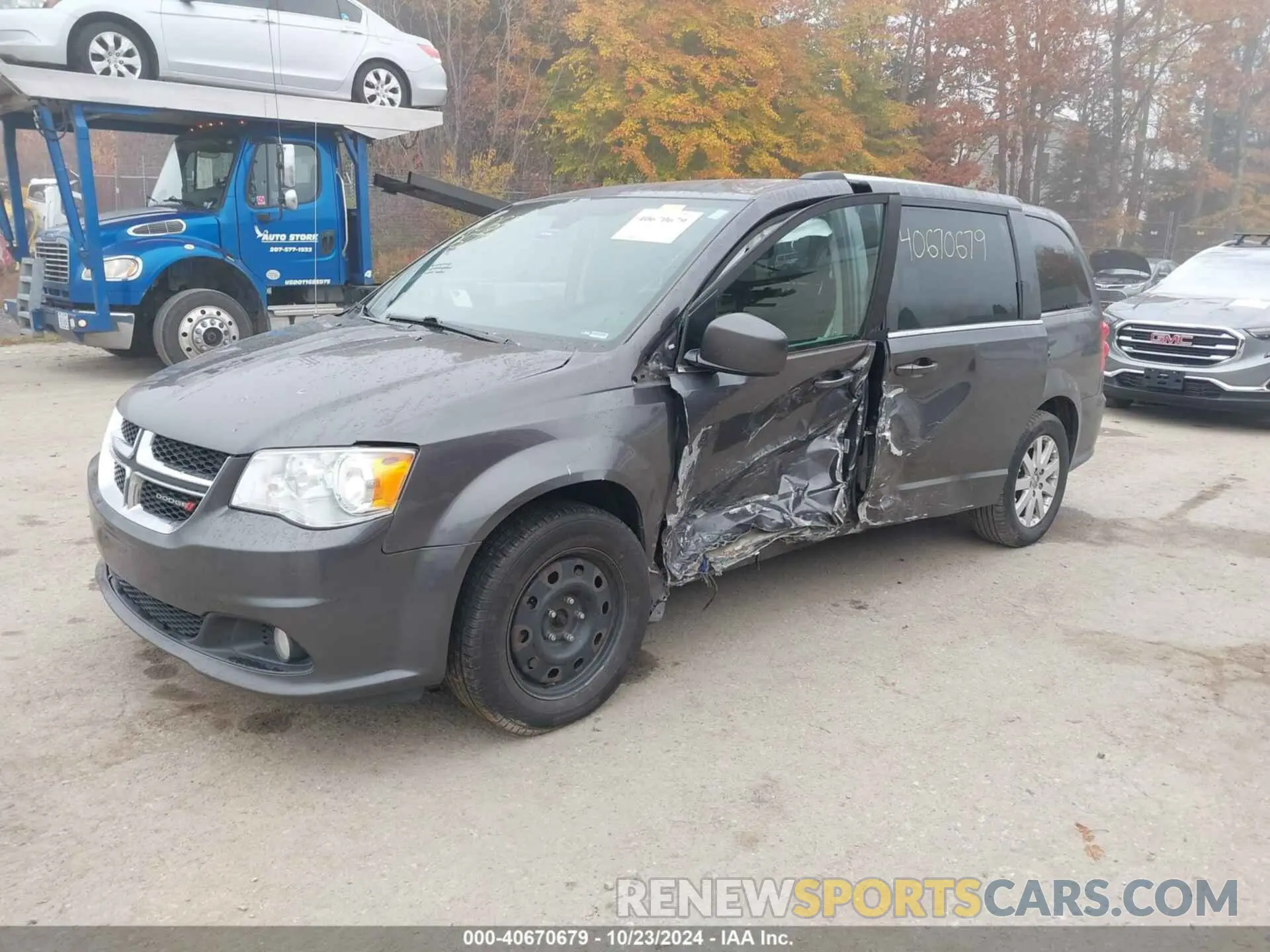 2 Photograph of a damaged car 2C4RDGCGXKR723991 DODGE GRAND CARAVAN 2019