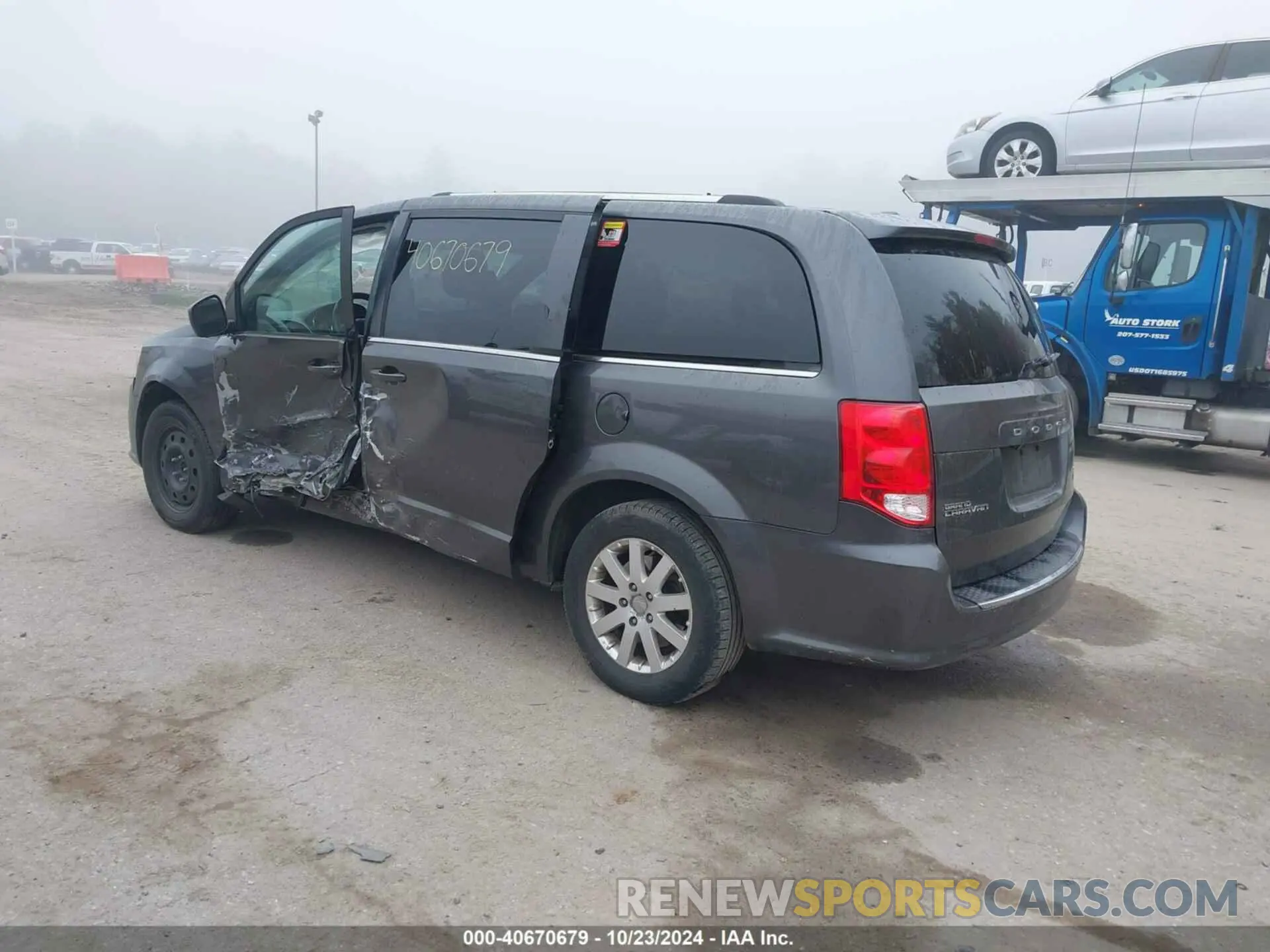 3 Photograph of a damaged car 2C4RDGCGXKR723991 DODGE GRAND CARAVAN 2019