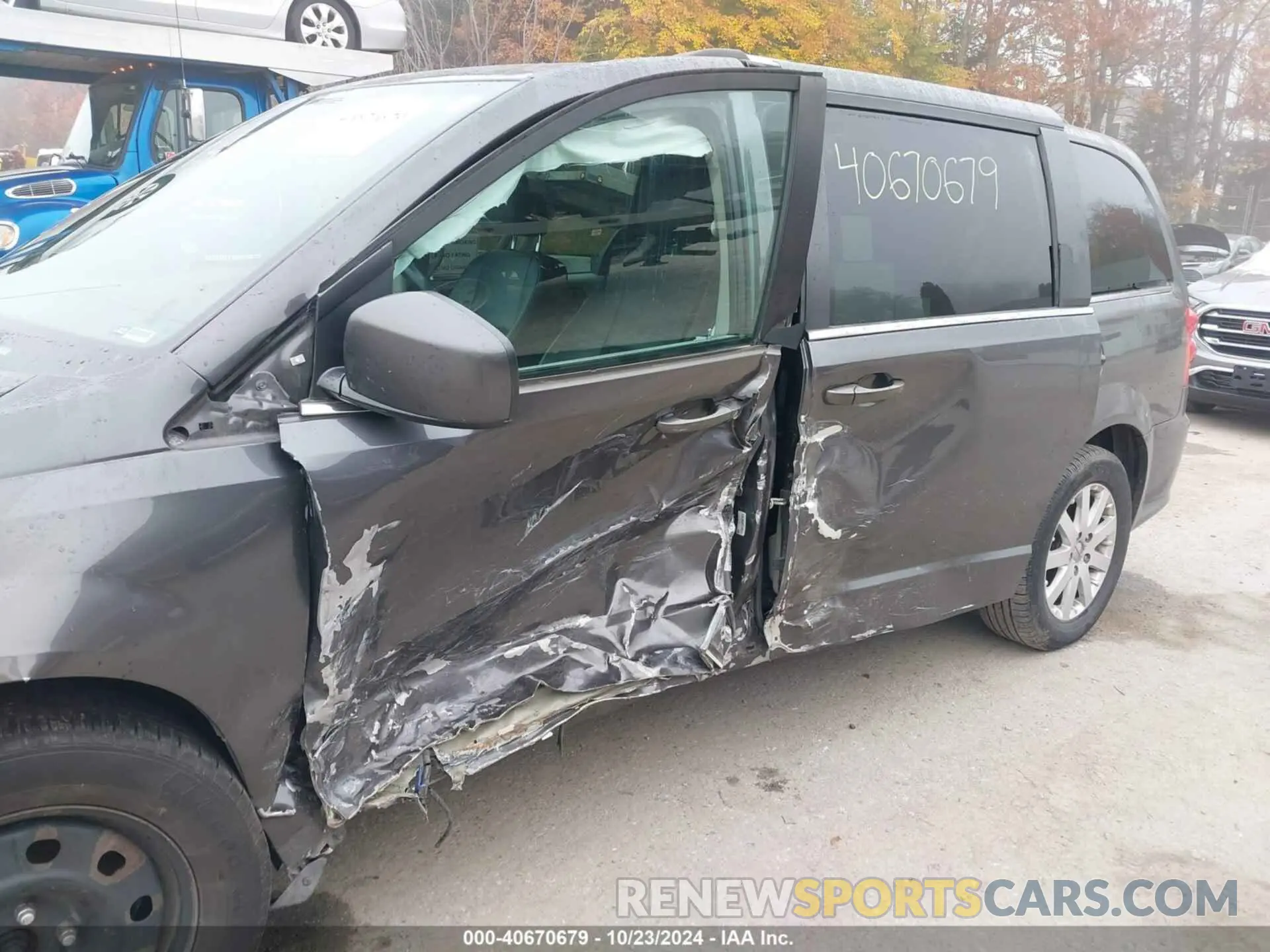 6 Photograph of a damaged car 2C4RDGCGXKR723991 DODGE GRAND CARAVAN 2019