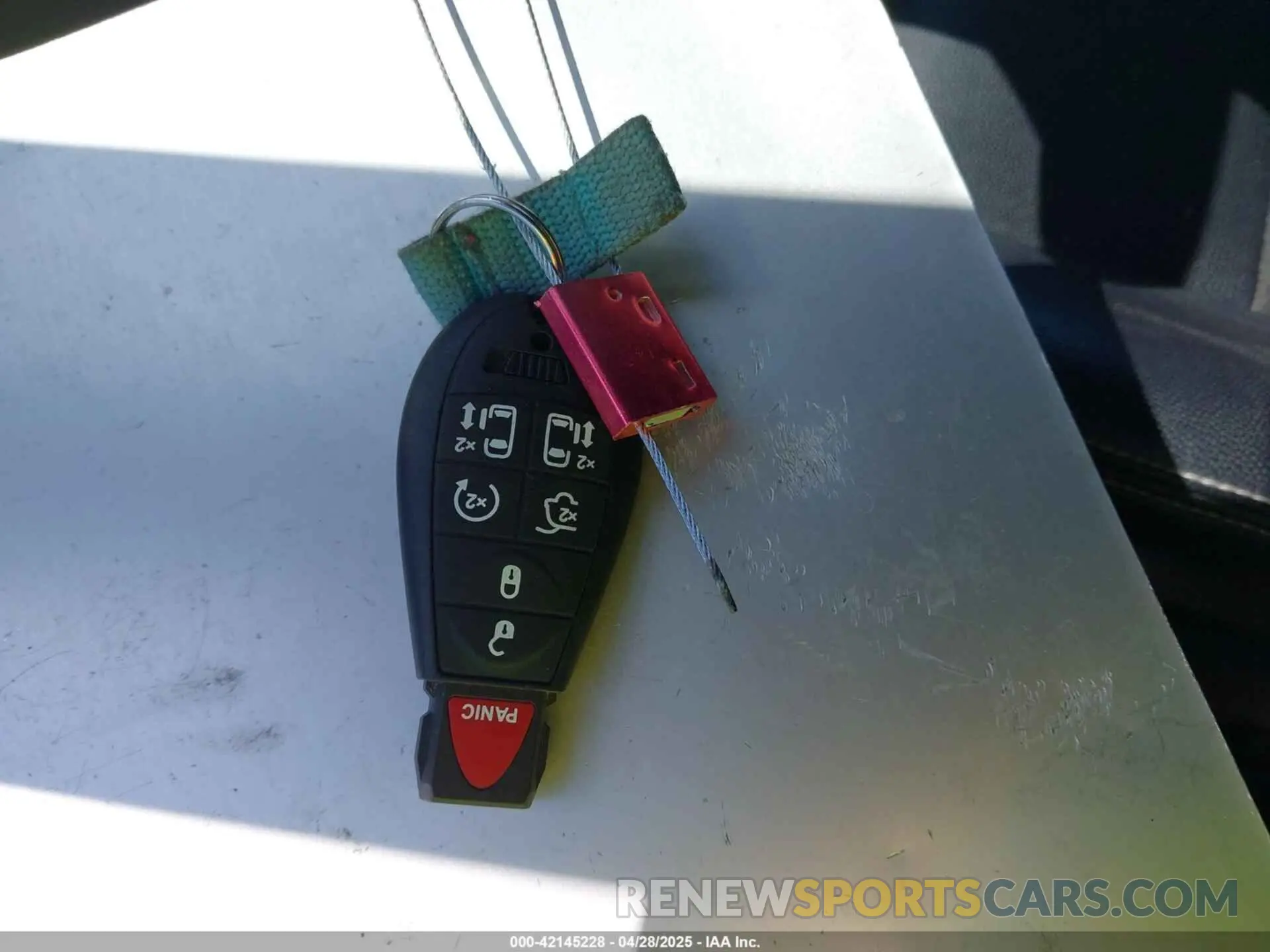 11 Photograph of a damaged car 2C4RDGCGXKR743304 DODGE GRAND CARAVAN 2019