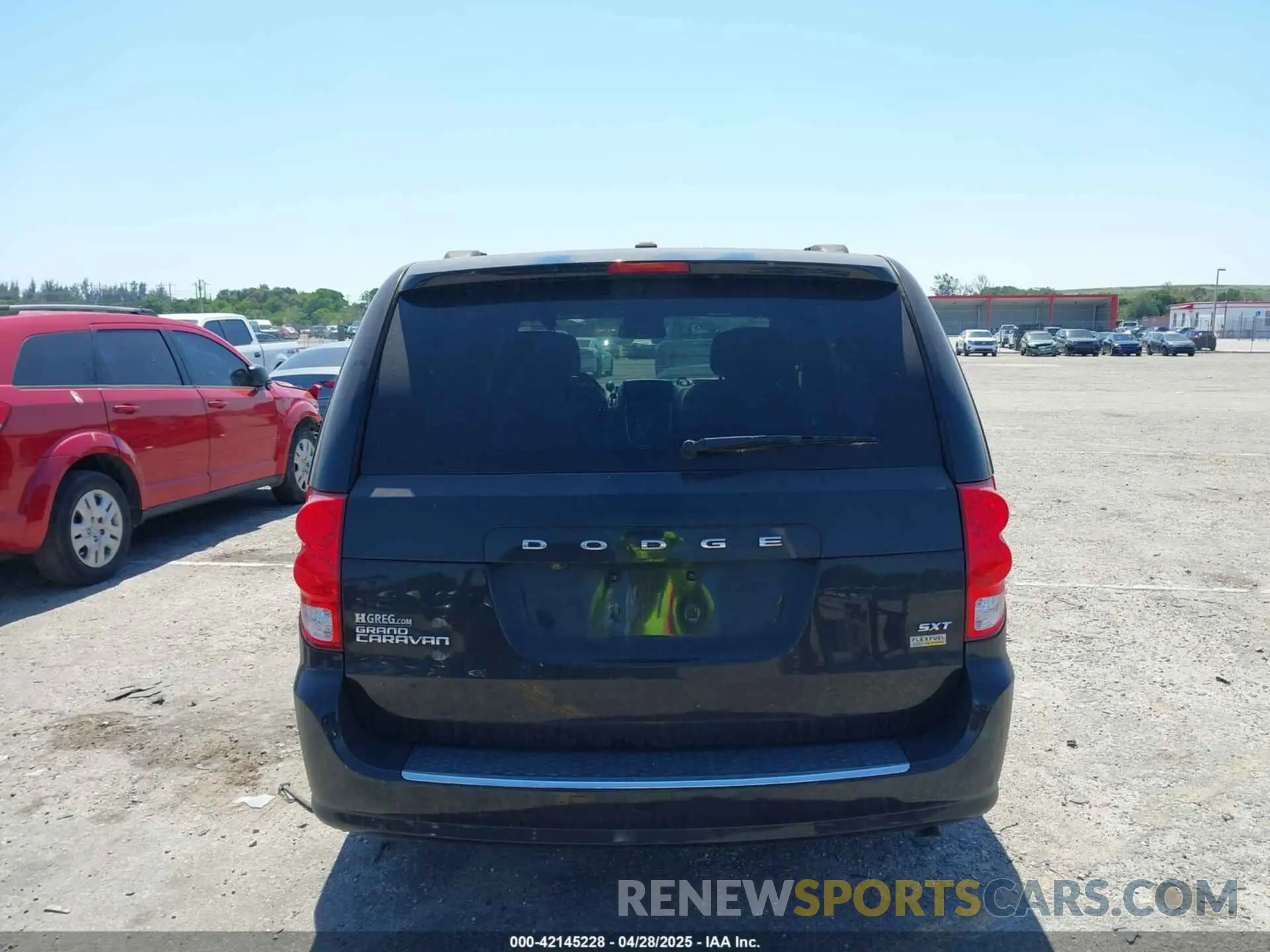 16 Photograph of a damaged car 2C4RDGCGXKR743304 DODGE GRAND CARAVAN 2019