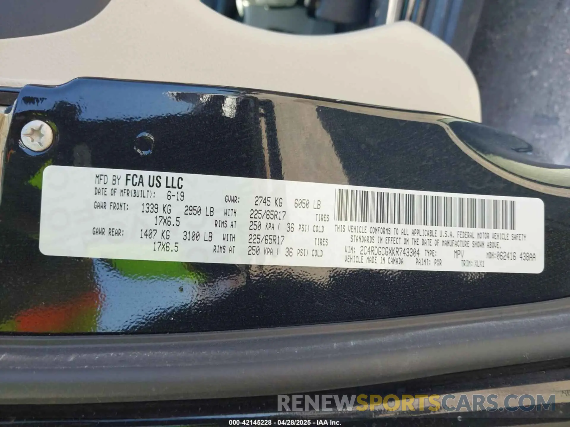 9 Photograph of a damaged car 2C4RDGCGXKR743304 DODGE GRAND CARAVAN 2019