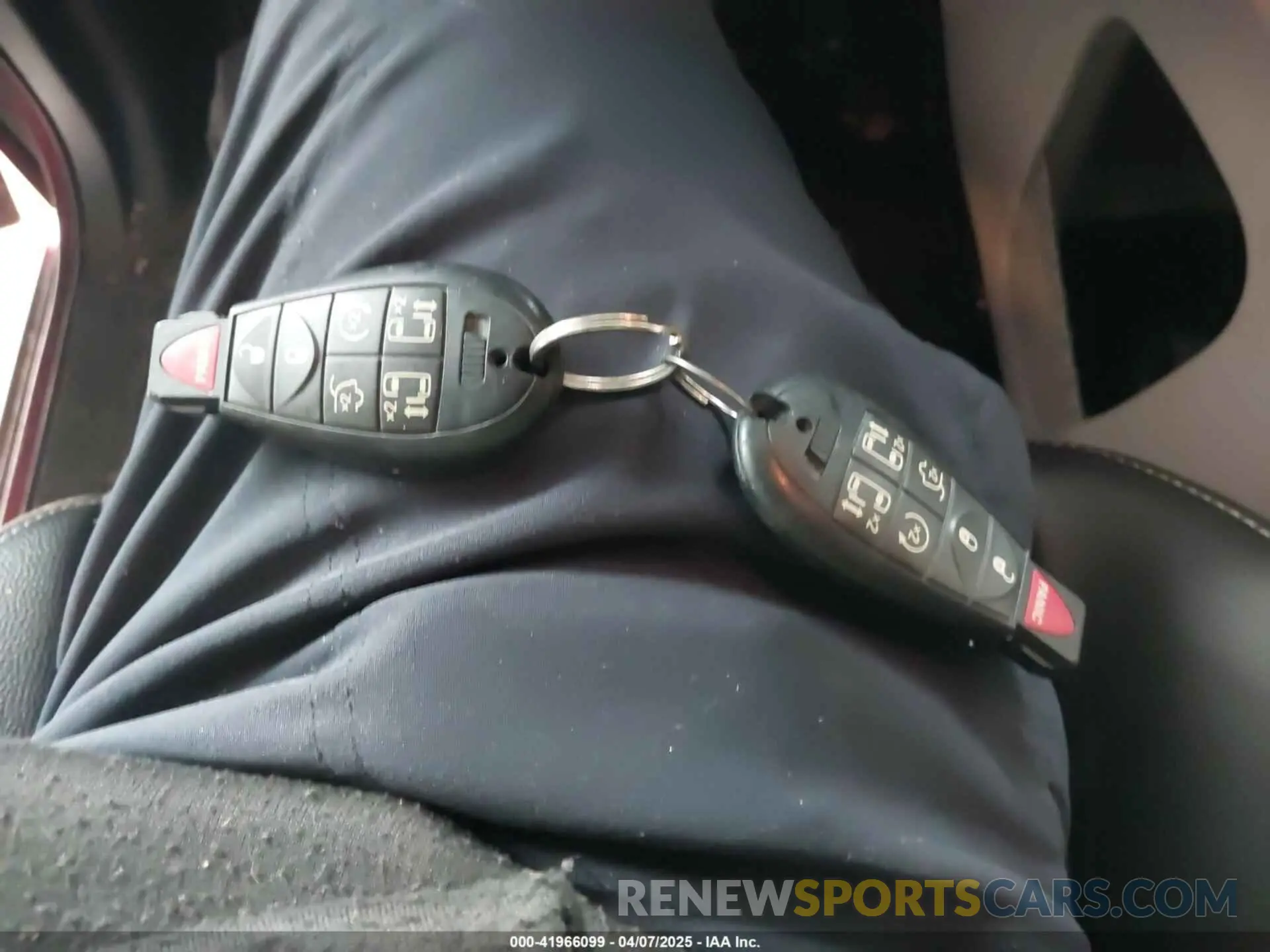 11 Photograph of a damaged car 2C4RDGCGXKR759292 DODGE GRAND CARAVAN 2019
