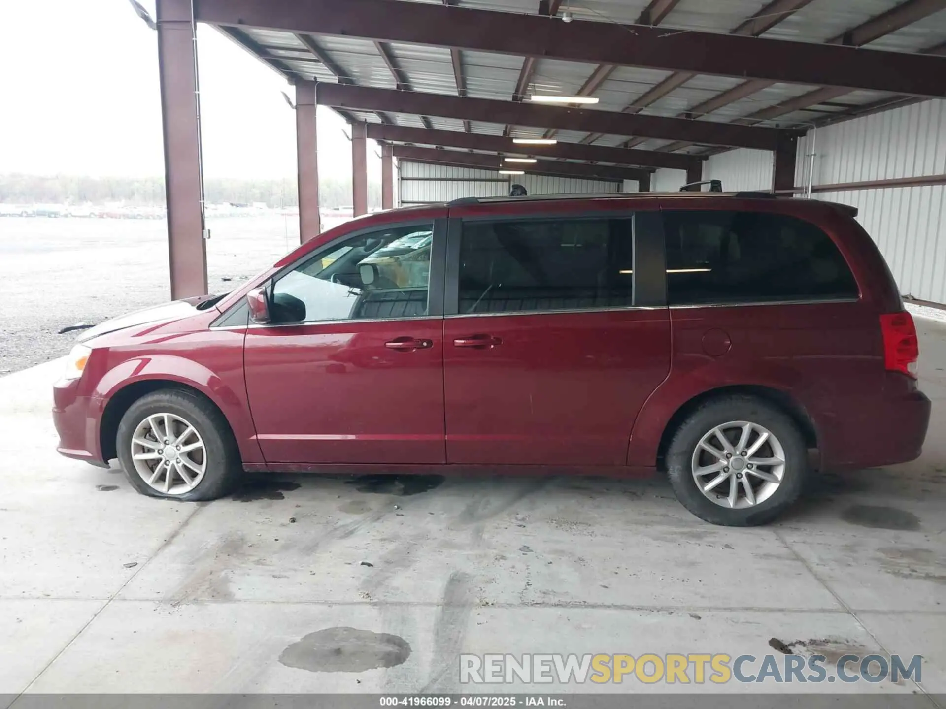 14 Photograph of a damaged car 2C4RDGCGXKR759292 DODGE GRAND CARAVAN 2019
