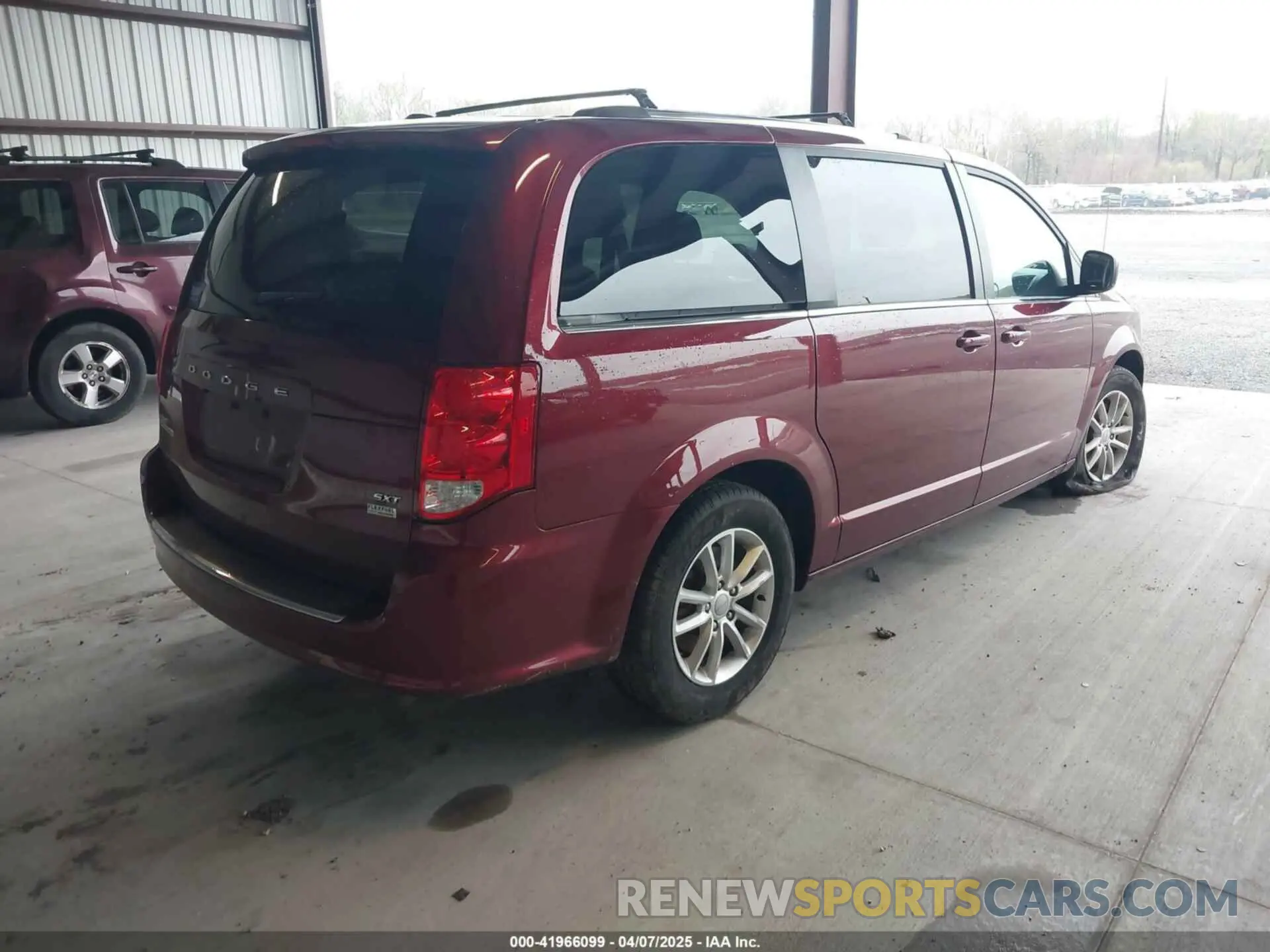 4 Photograph of a damaged car 2C4RDGCGXKR759292 DODGE GRAND CARAVAN 2019