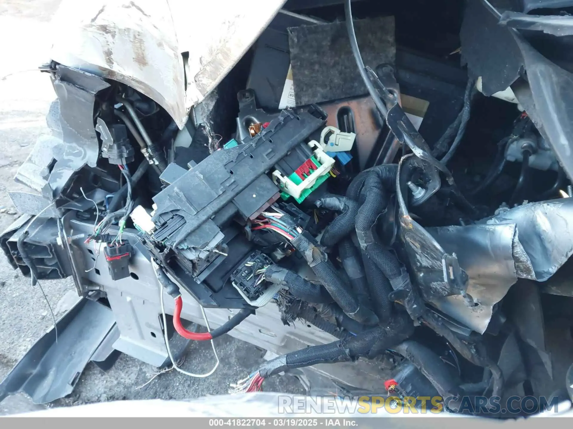10 Photograph of a damaged car 2C4RDGCGXKR761883 DODGE GRAND CARAVAN 2019