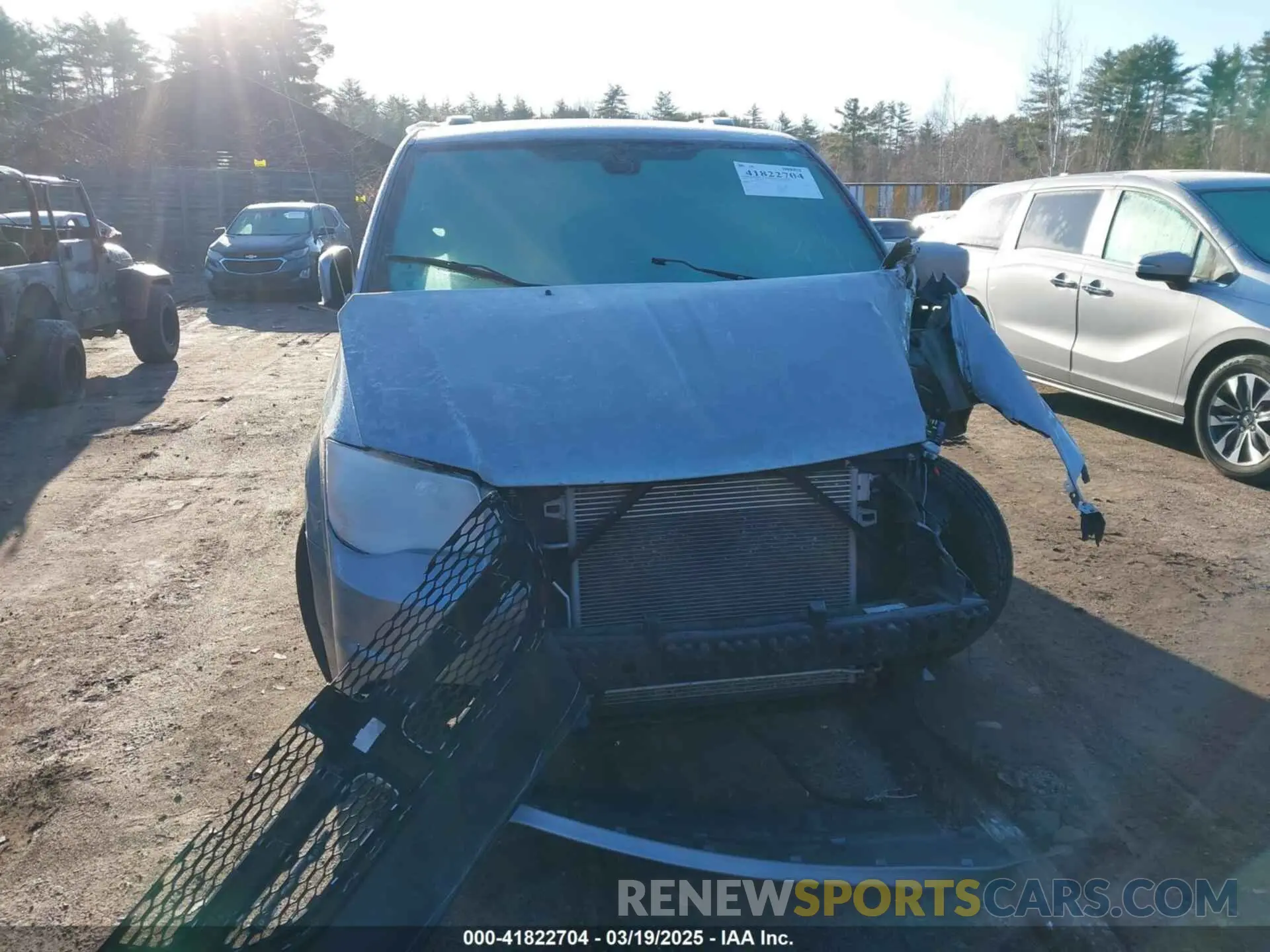 12 Photograph of a damaged car 2C4RDGCGXKR761883 DODGE GRAND CARAVAN 2019