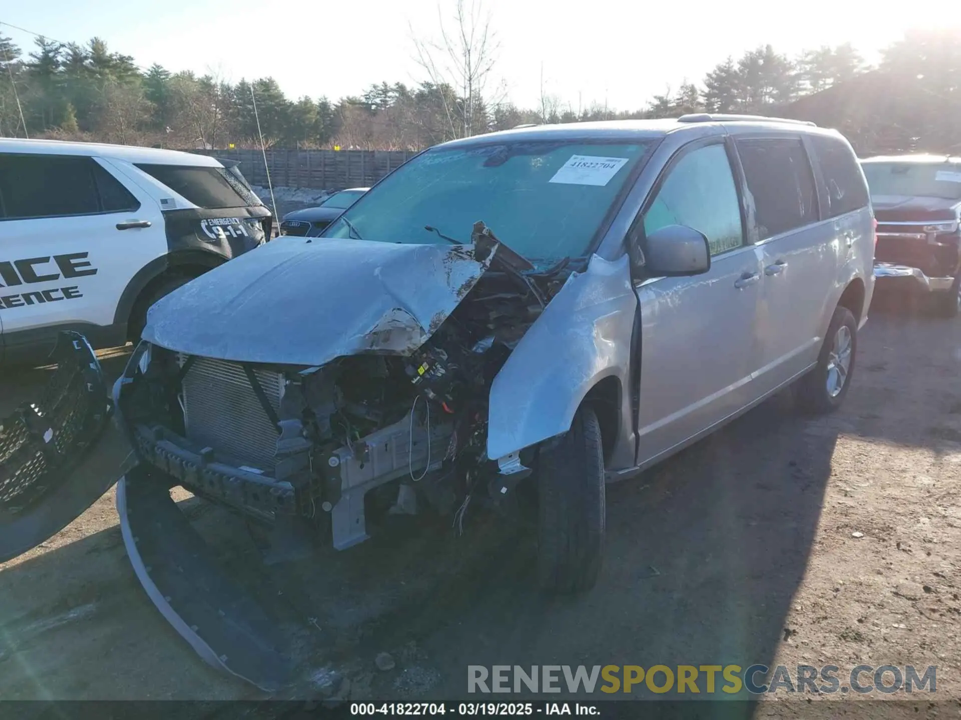 2 Photograph of a damaged car 2C4RDGCGXKR761883 DODGE GRAND CARAVAN 2019