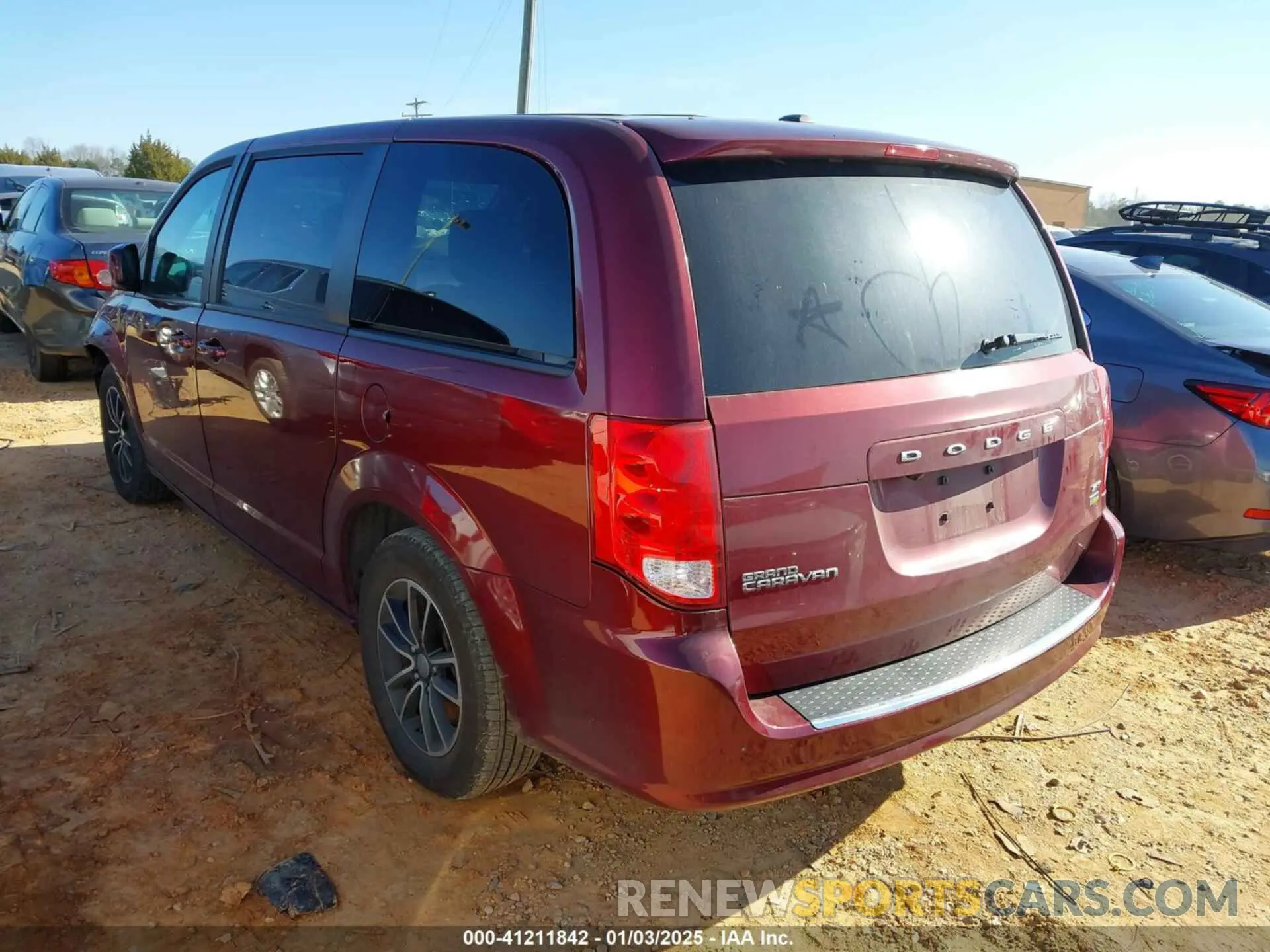3 Photograph of a damaged car 2C4RDGEG0KR534294 DODGE GRAND CARAVAN 2019