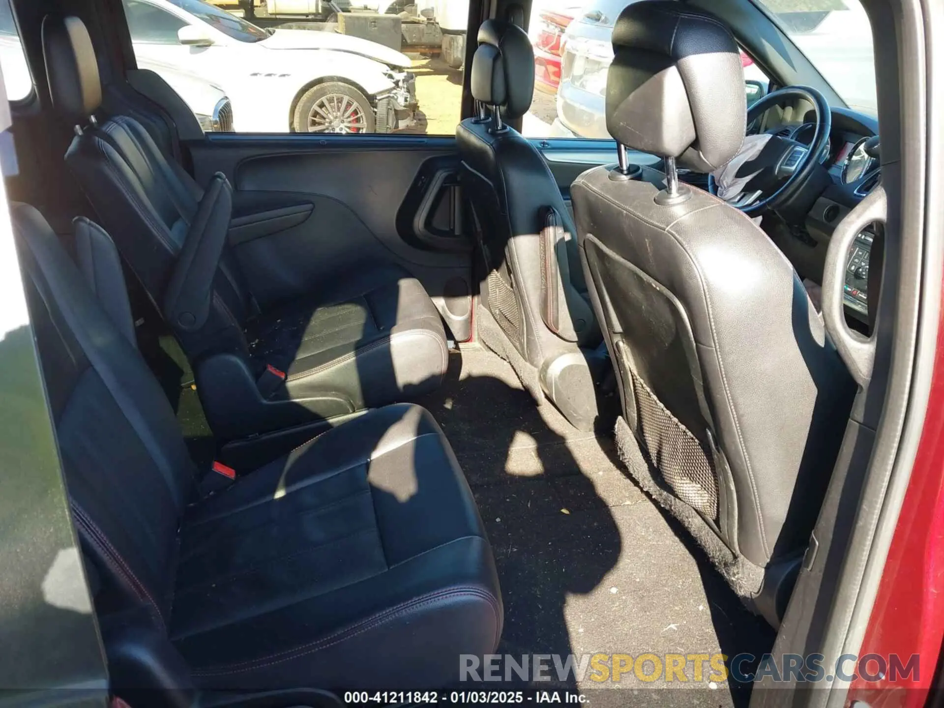 8 Photograph of a damaged car 2C4RDGEG0KR534294 DODGE GRAND CARAVAN 2019