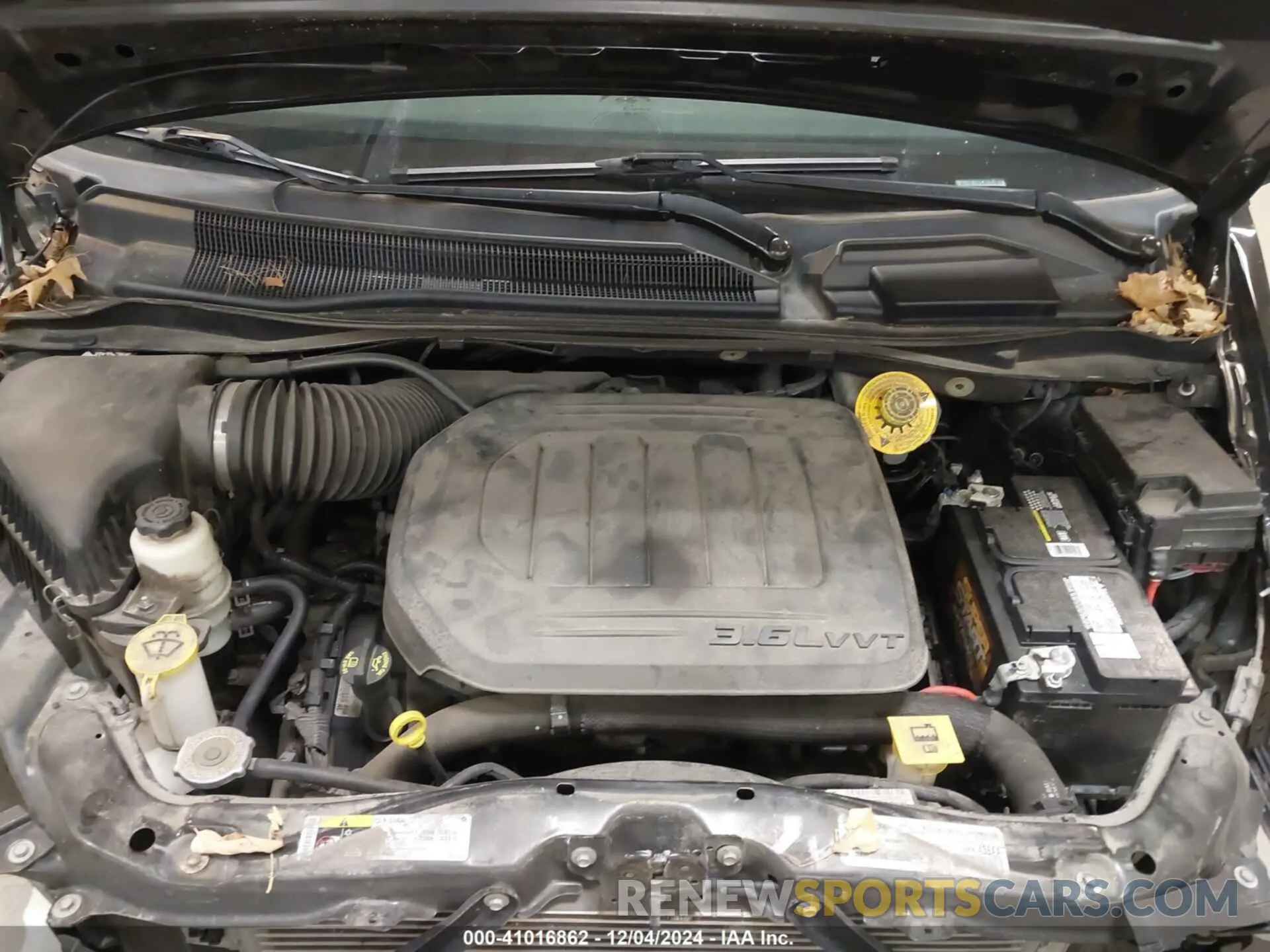 10 Photograph of a damaged car 2C4RDGEG0KR637893 DODGE GRAND CARAVAN 2019