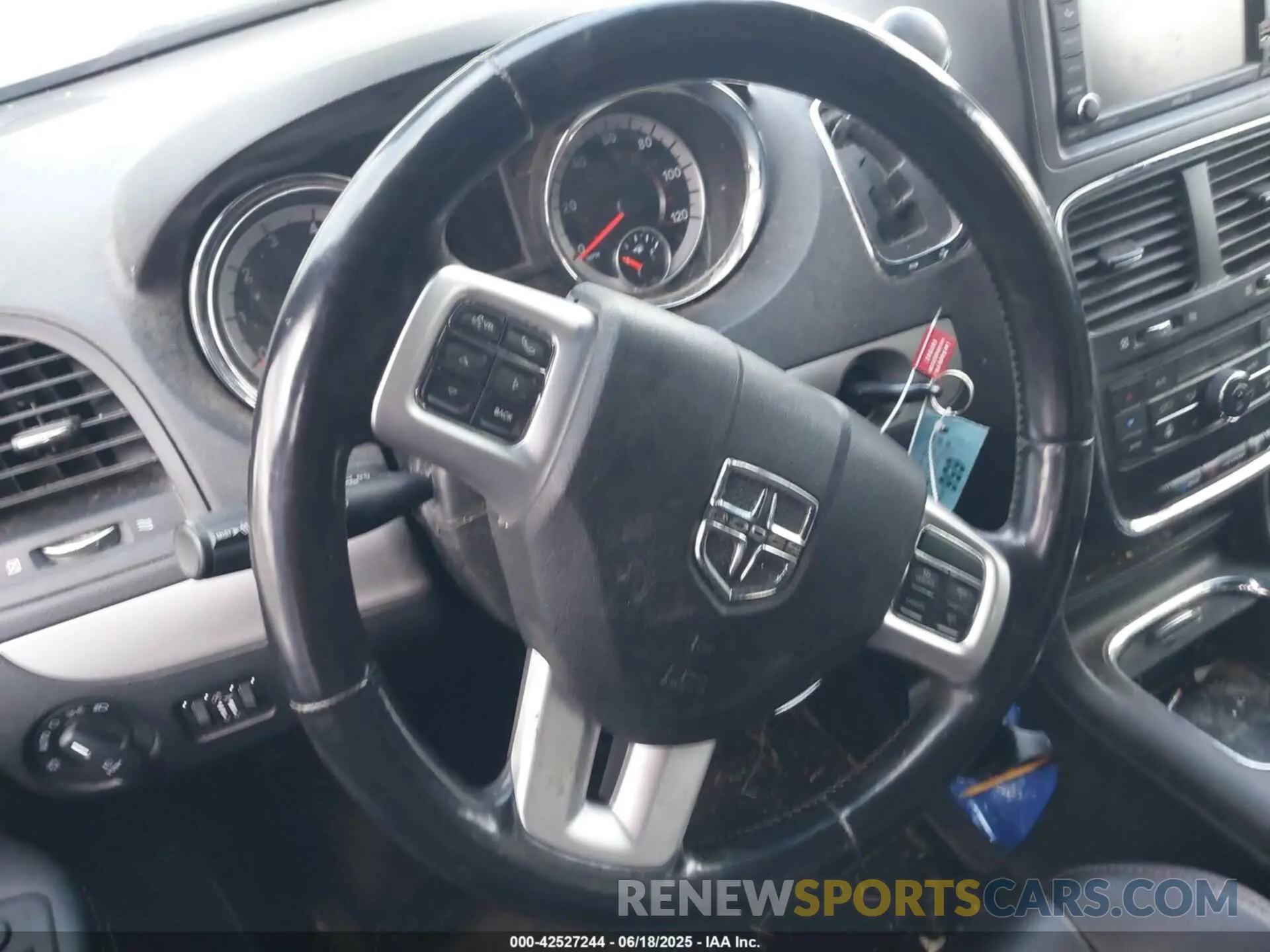 20 Photograph of a damaged car 2C4RDGEG0KR769570 DODGE GRAND CARAVAN 2019